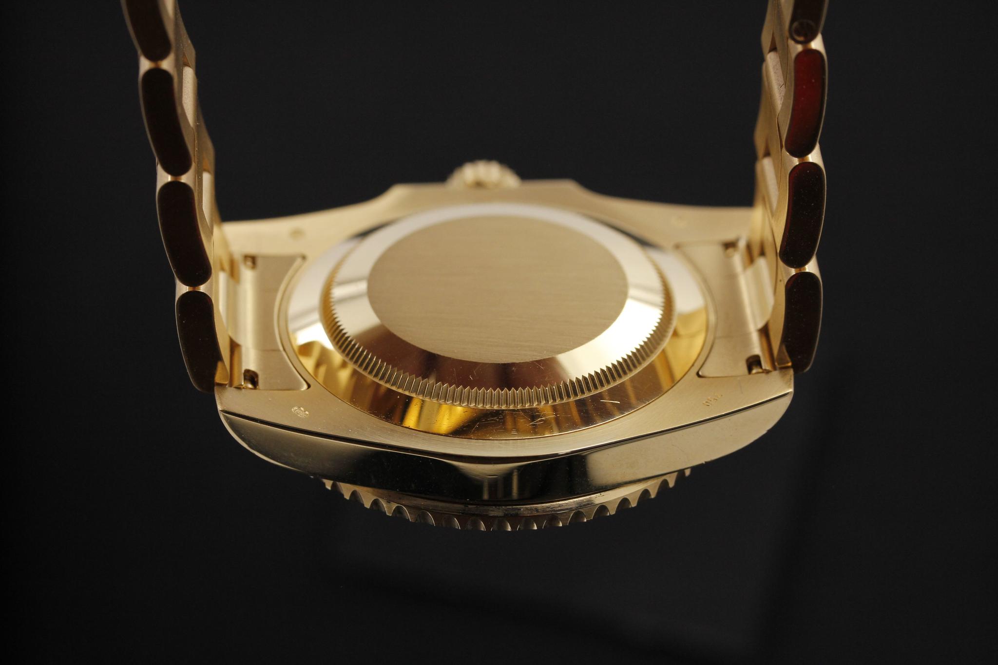 Watch Image 7