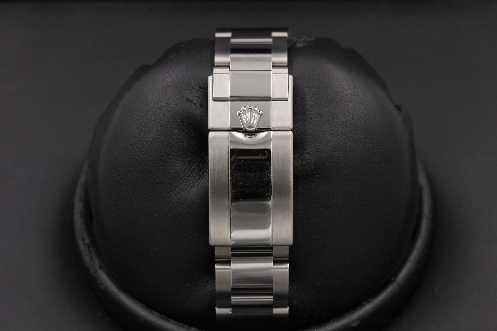 Watch Image 8