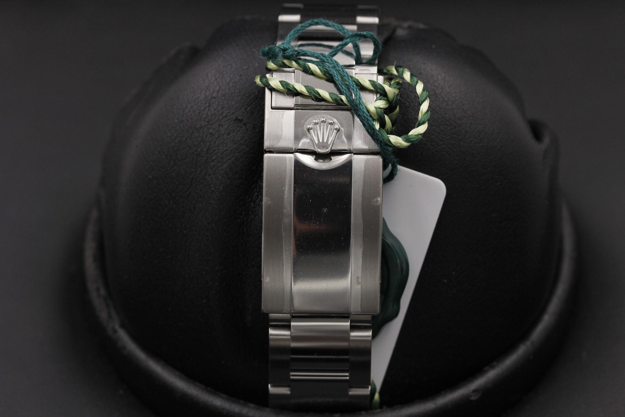 Watch Image 8