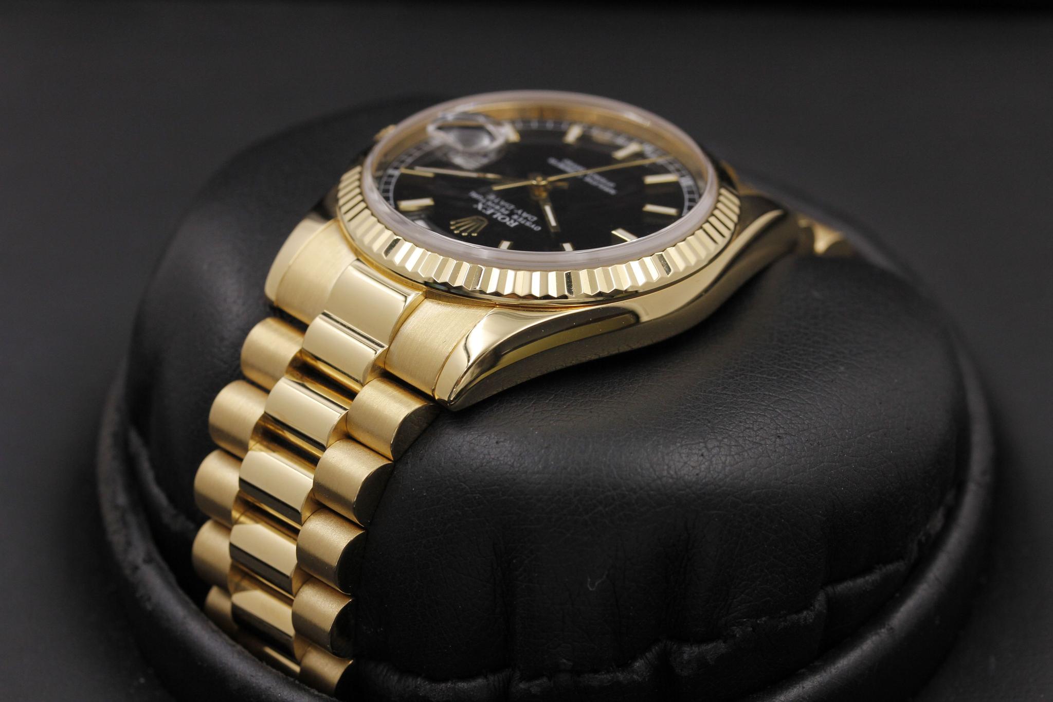 Watch Image 6