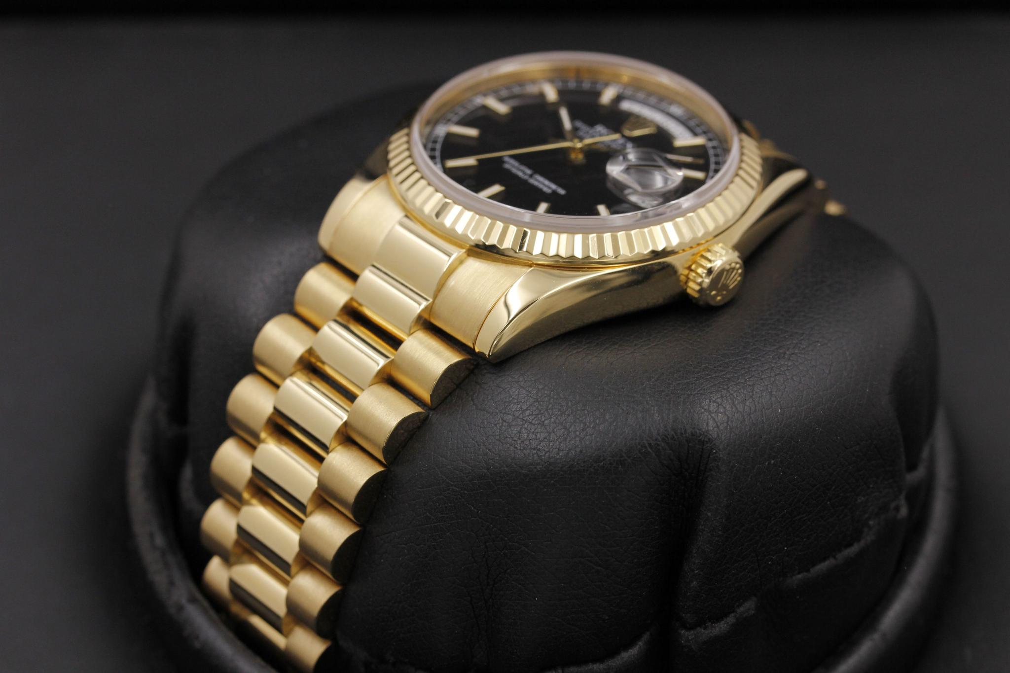 Watch Image 4