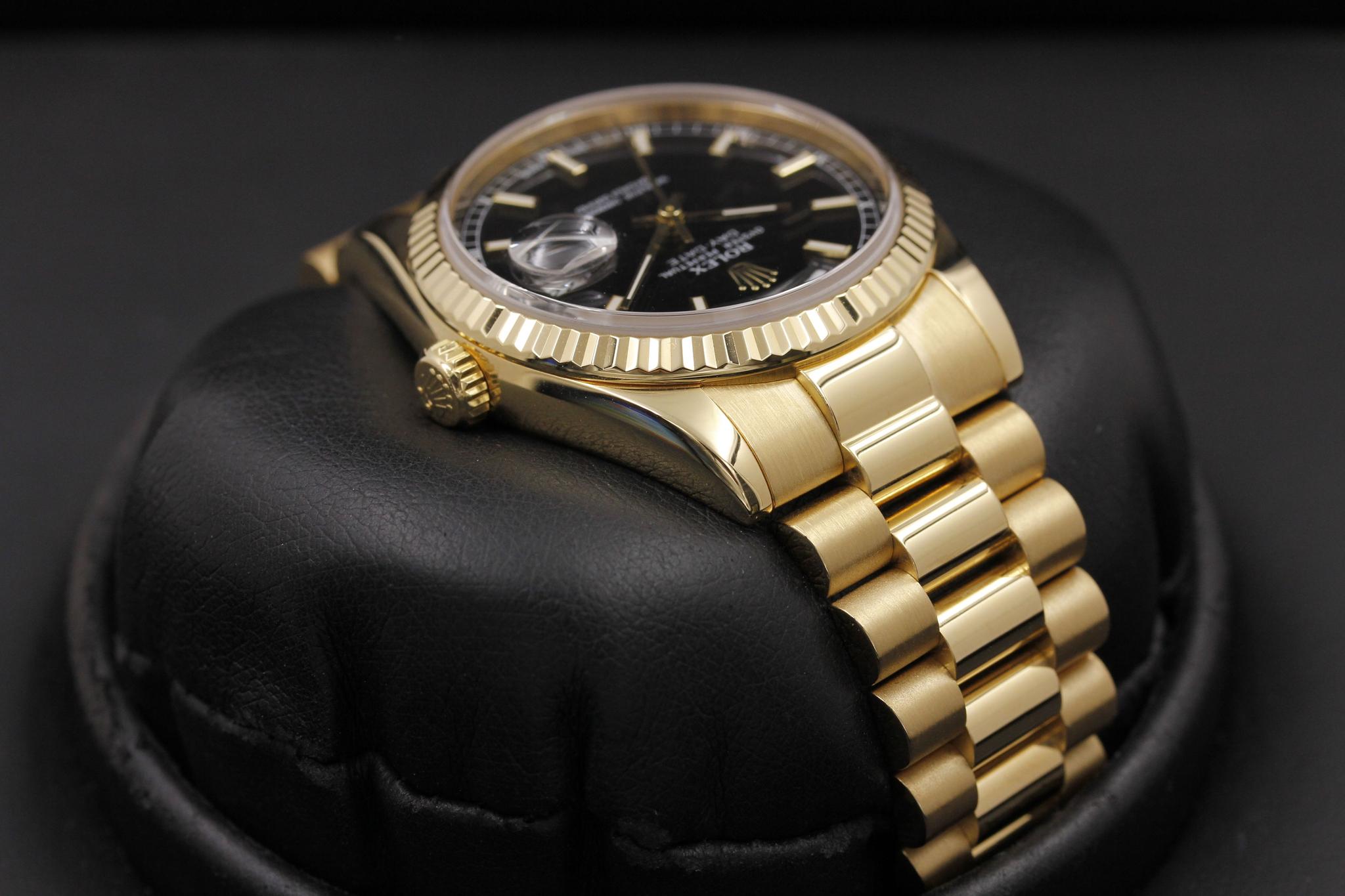 Watch Image 2