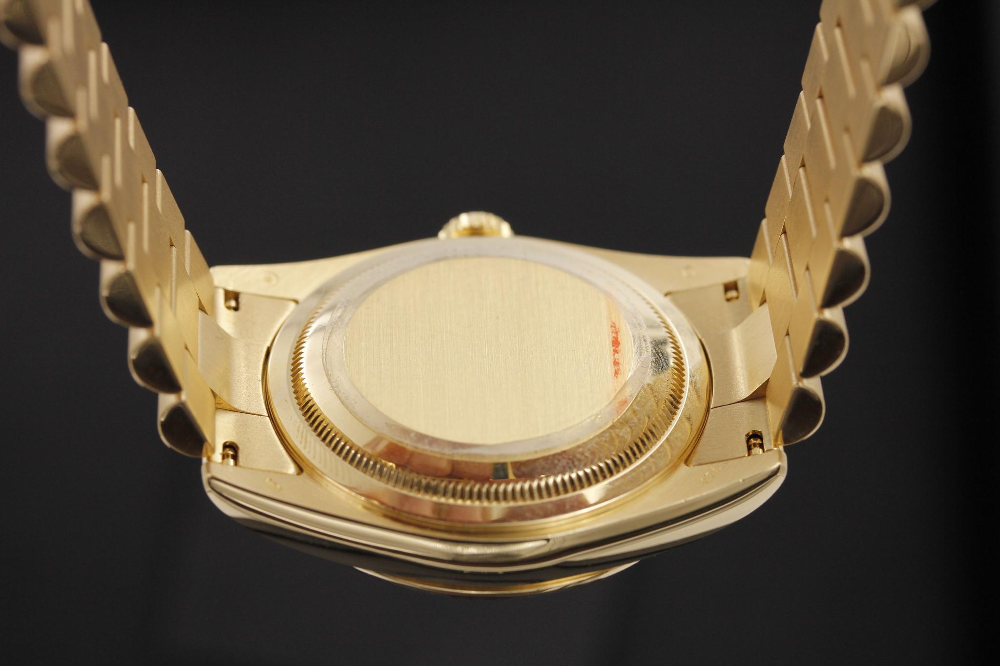 Watch Image 7
