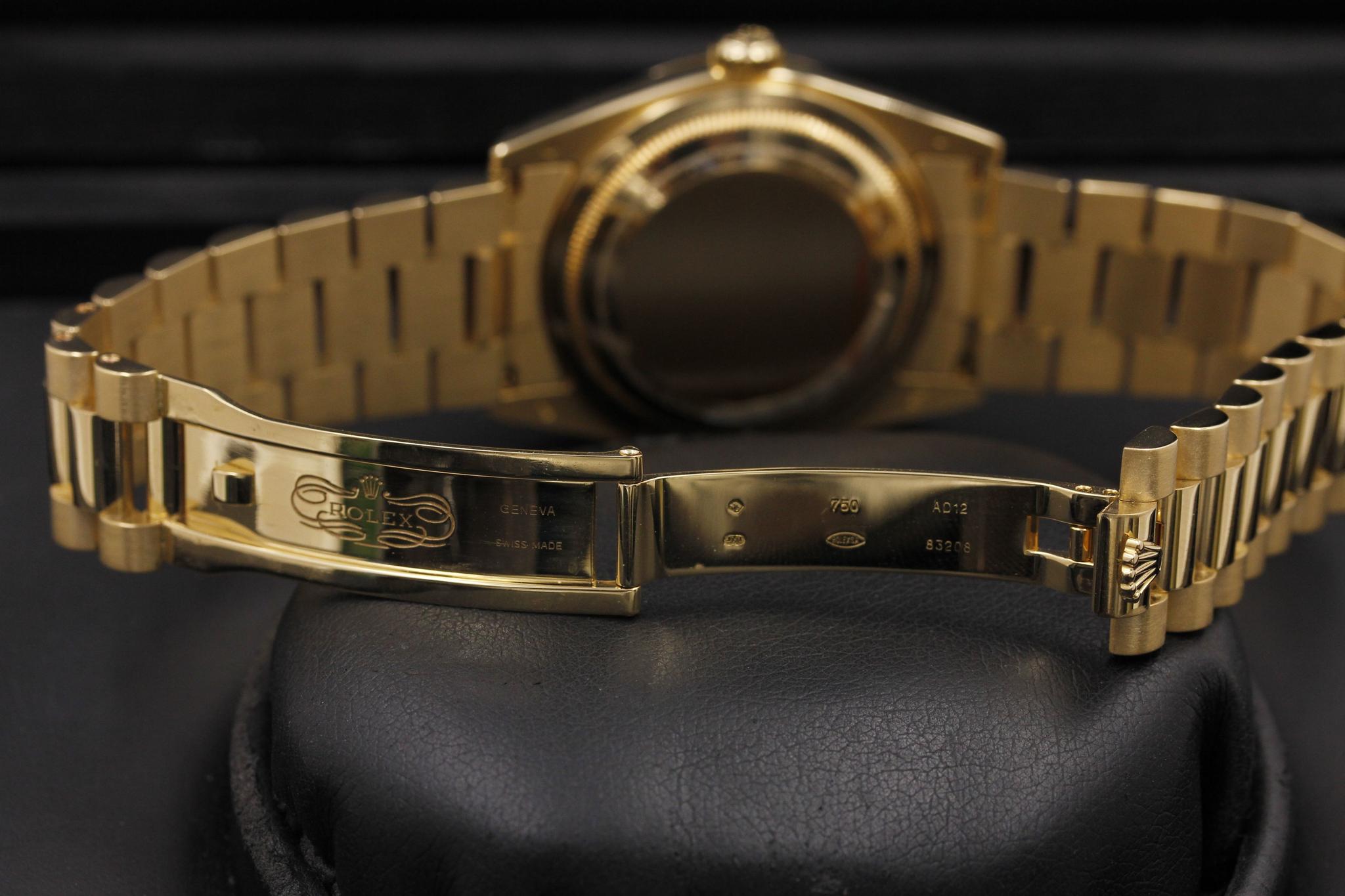 Watch Image 11