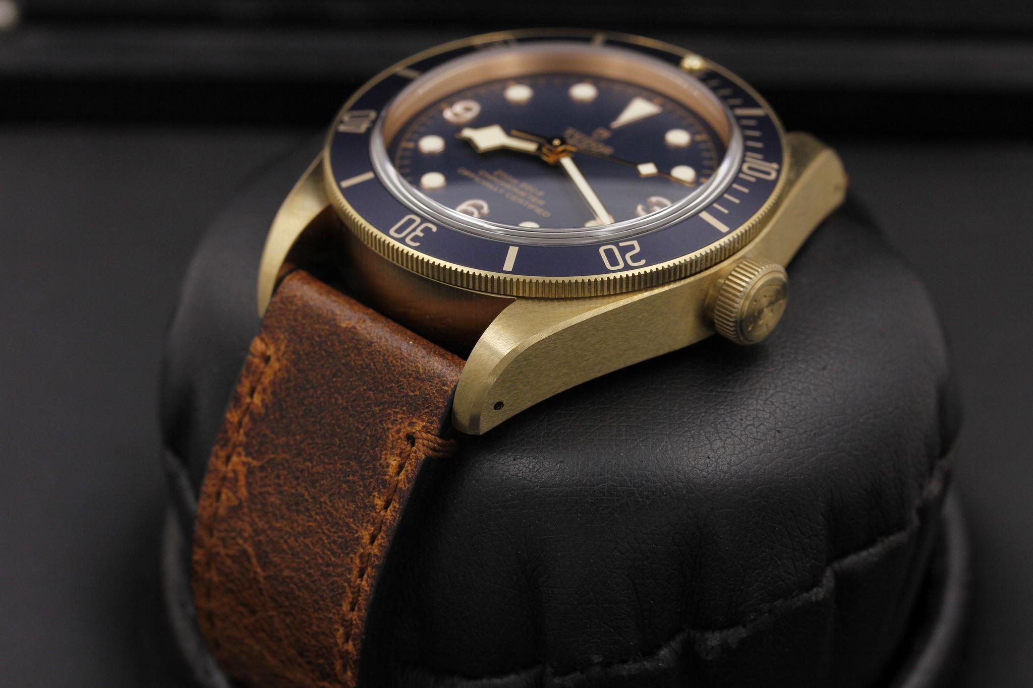 Watch Image 2