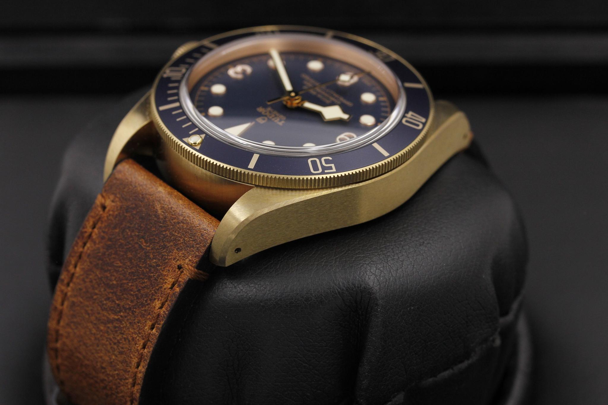 Watch Image 5