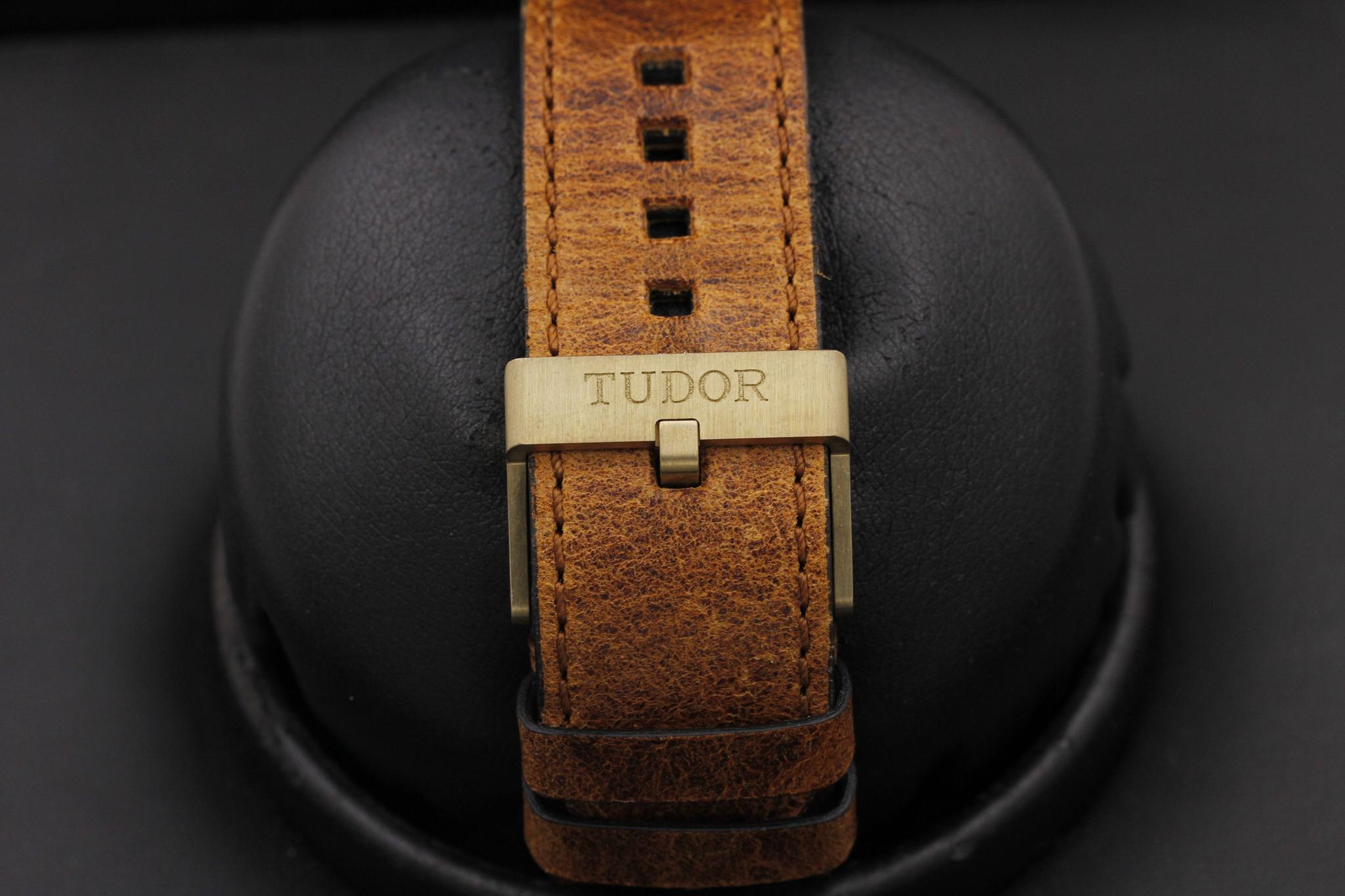 Watch Image 8