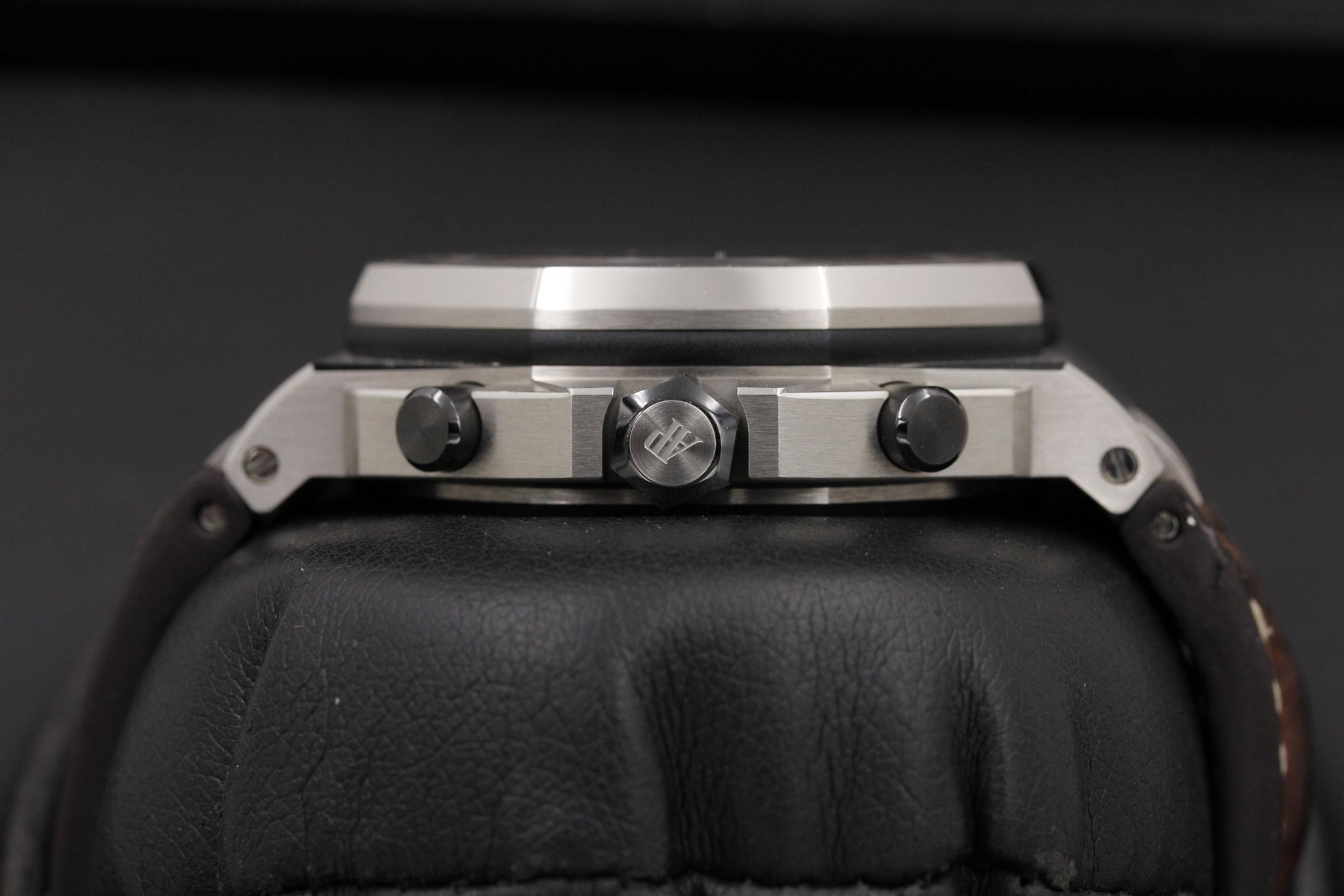 Watch Image 3