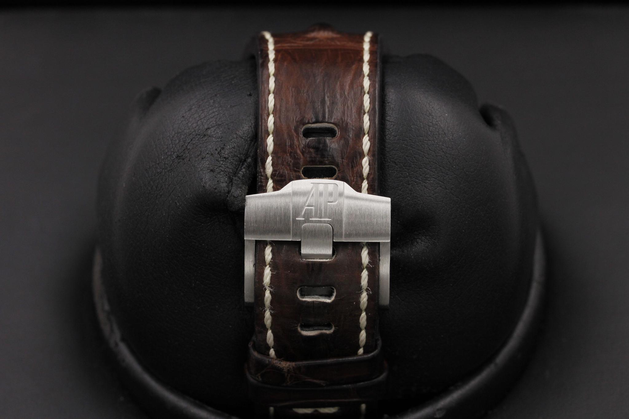 Watch Image 8