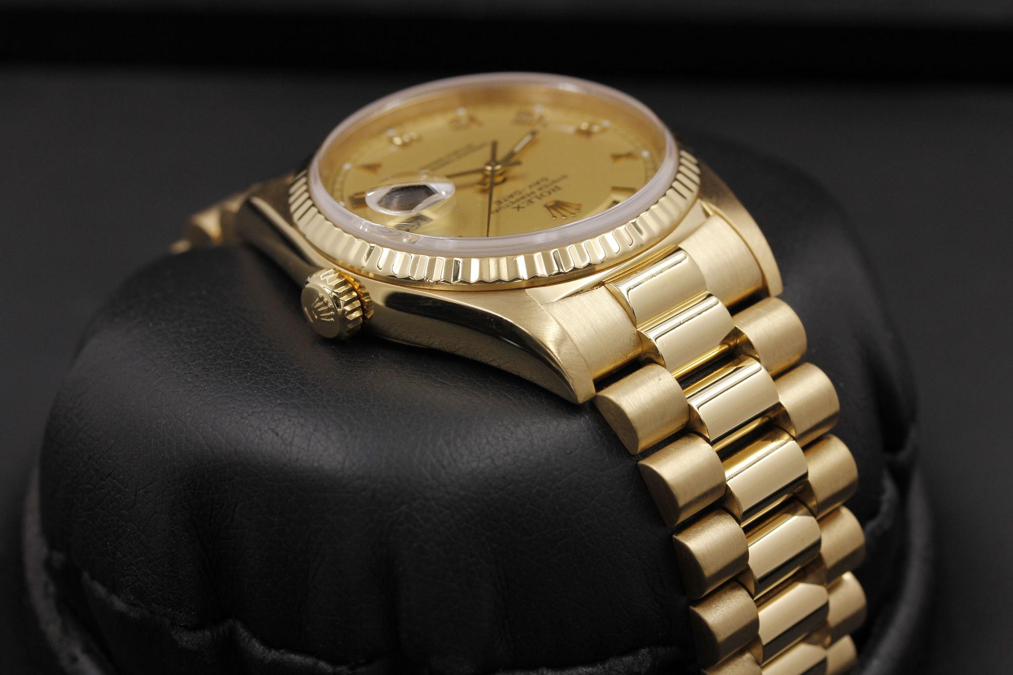 Watch Image 4