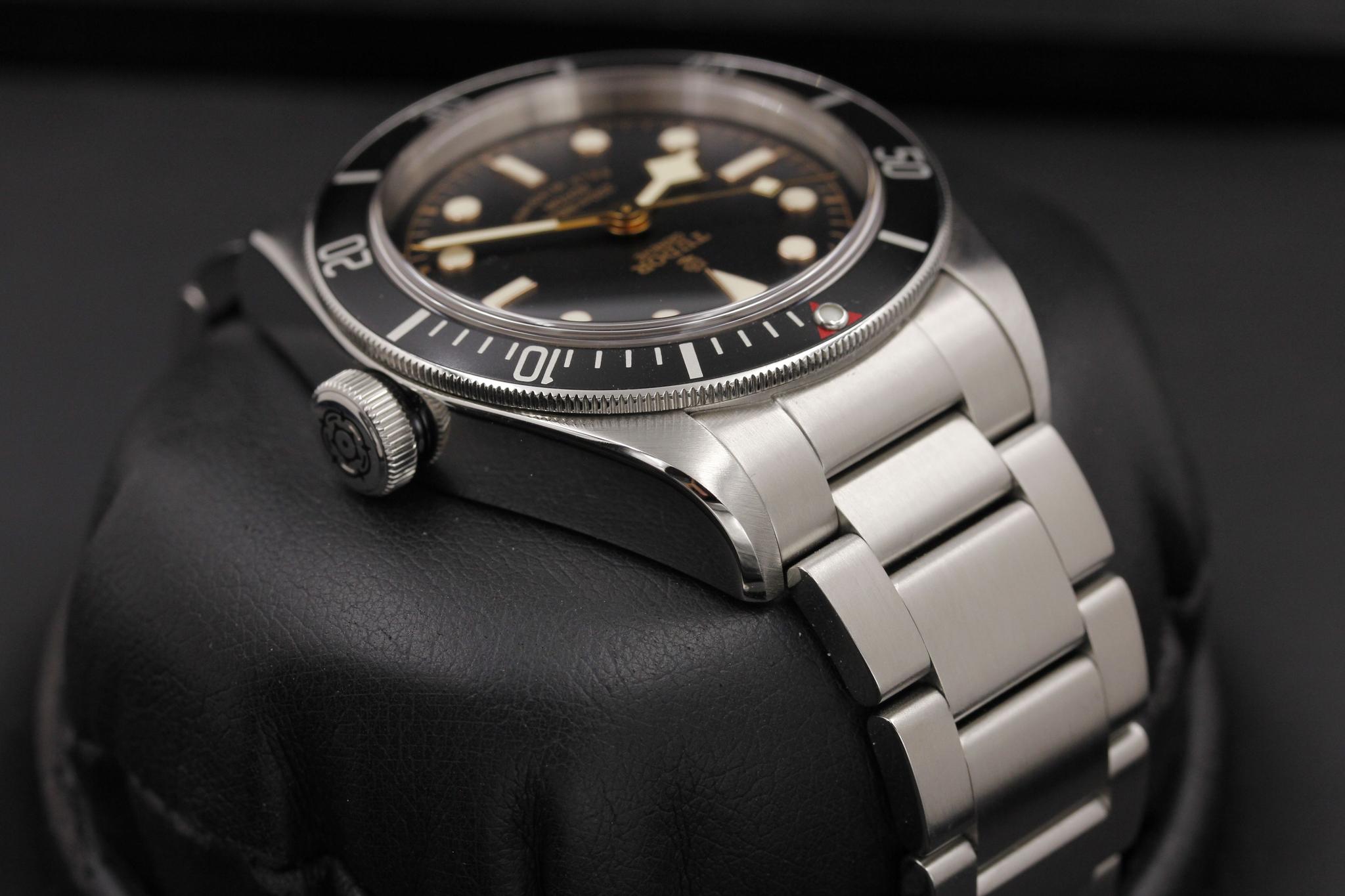 Watch Image 4