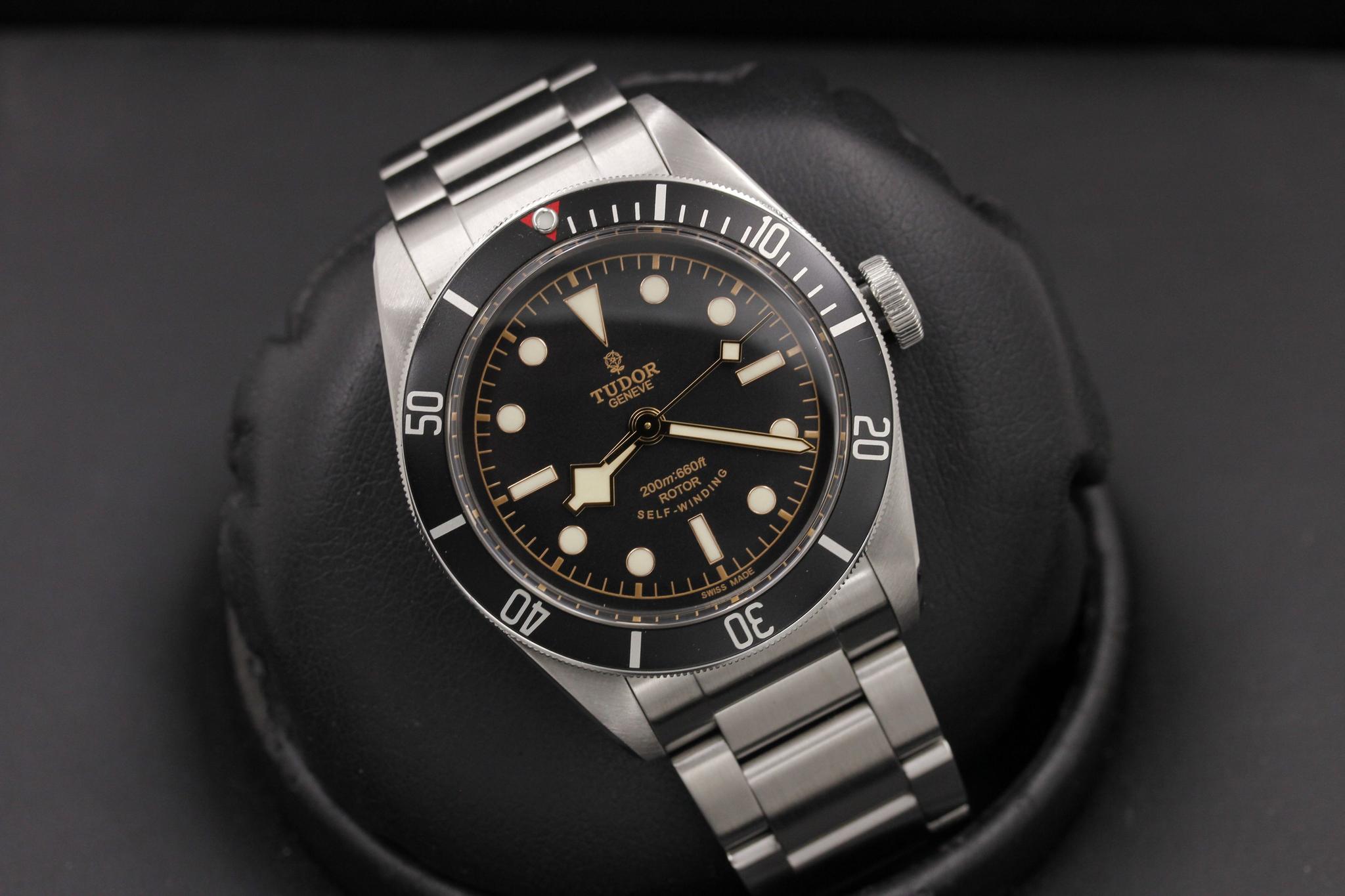 Watch Image 9