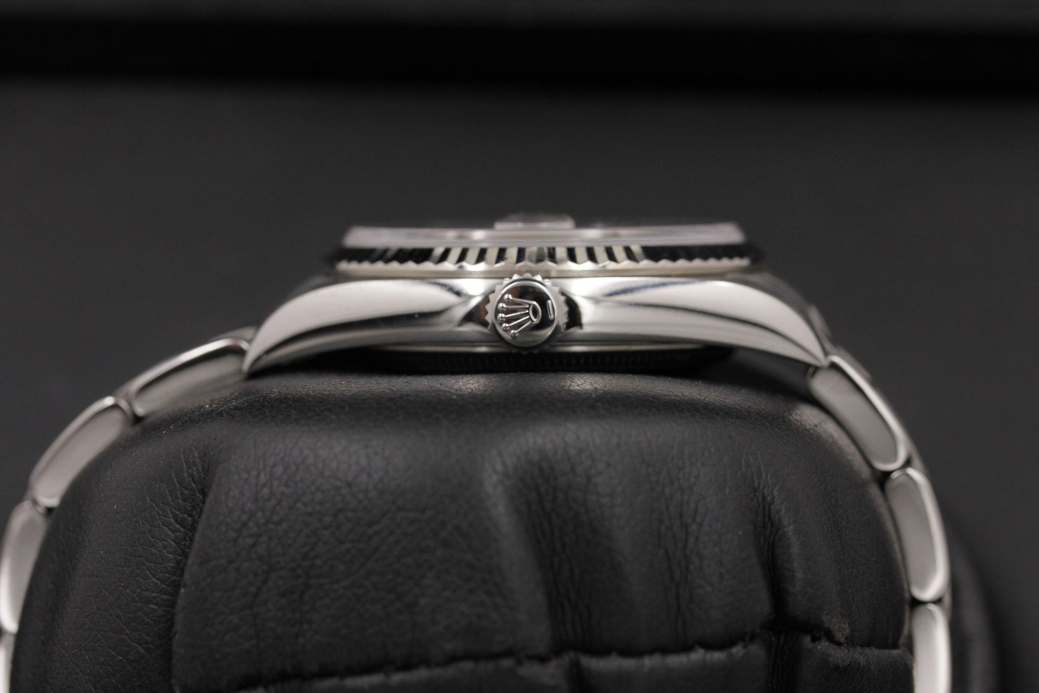 Watch Image 3