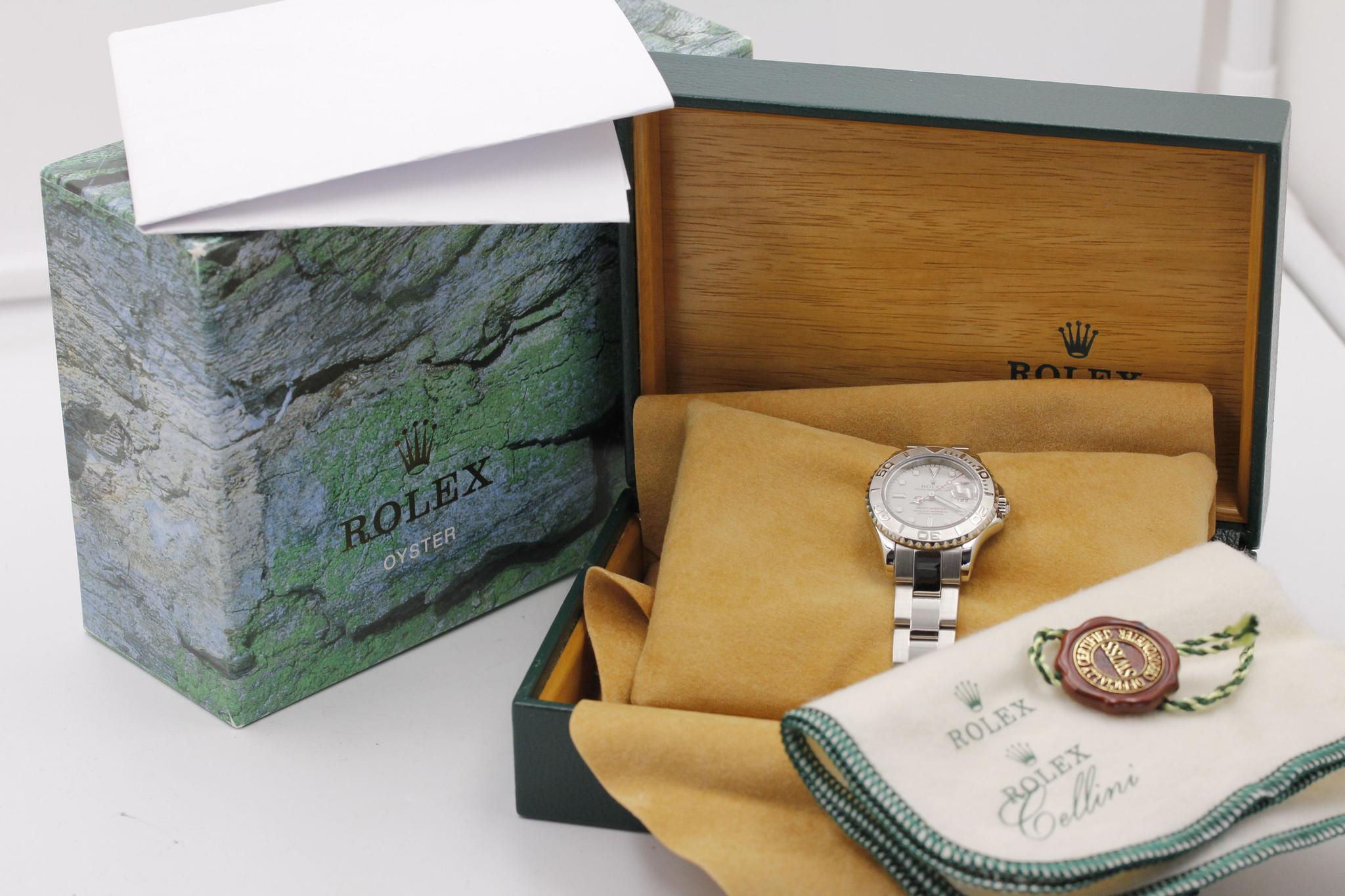 Watch Image 11