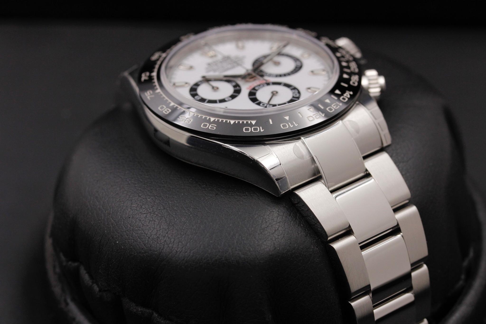 Watch Image 6