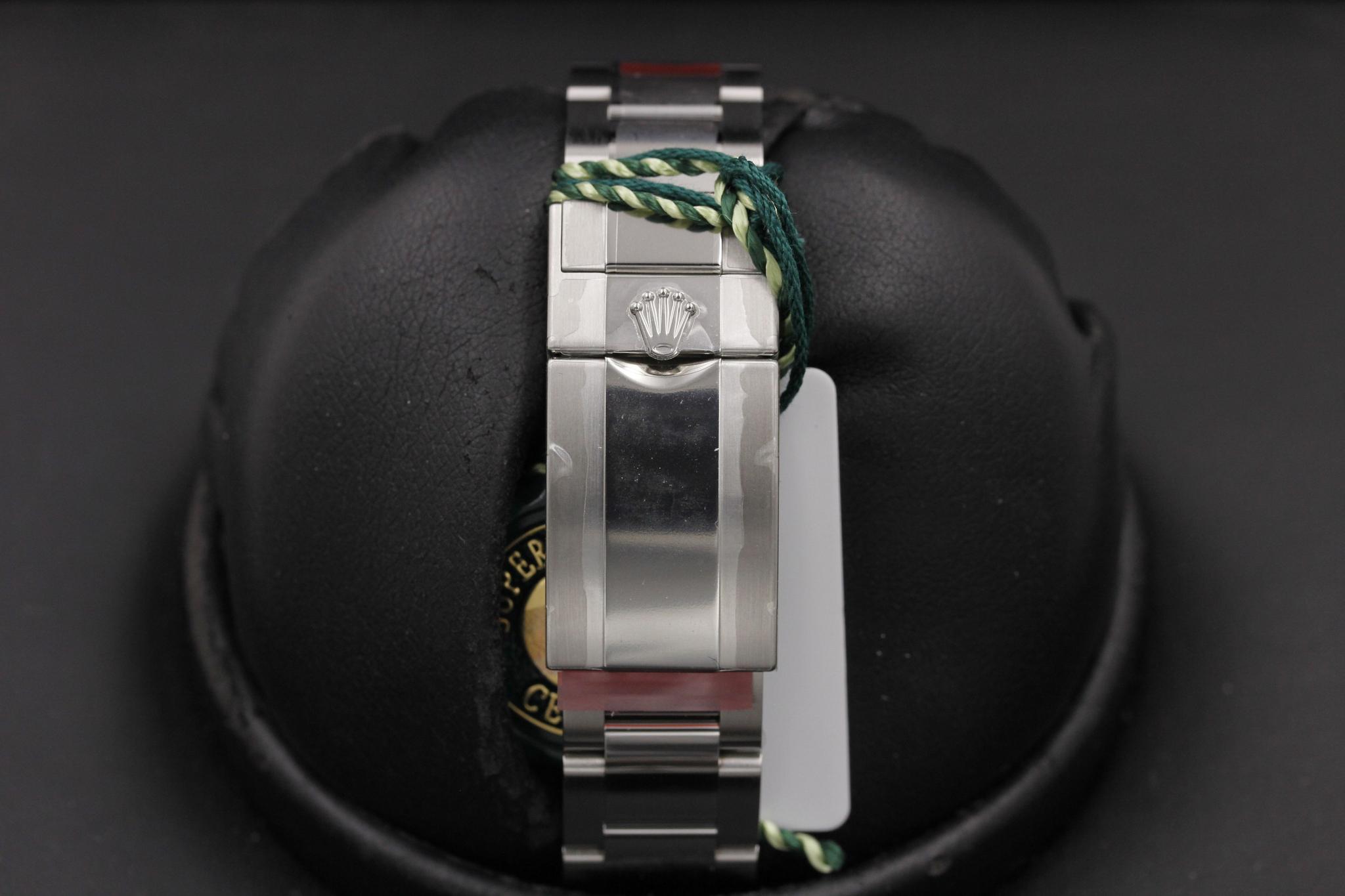 Watch Image 8