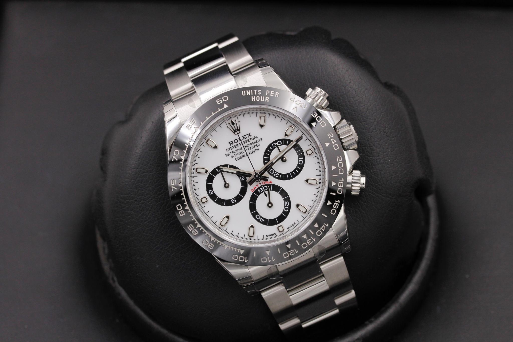 Watch Image 9