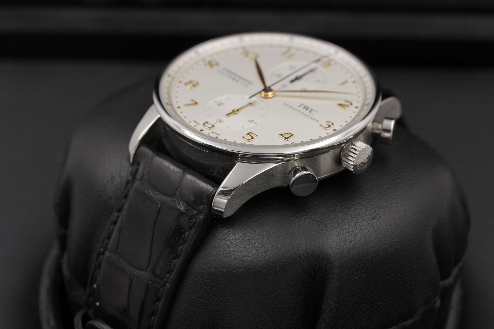 Watch Image 4