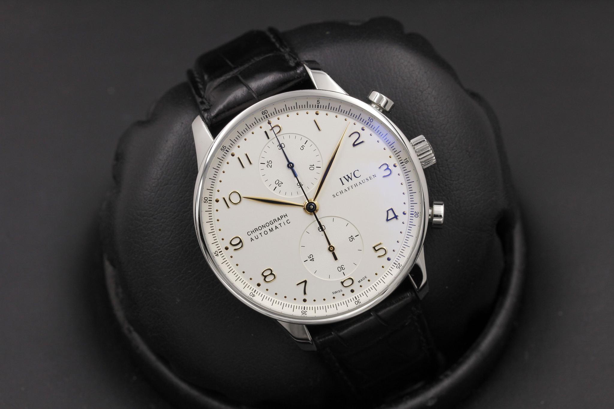 Watch Image 9