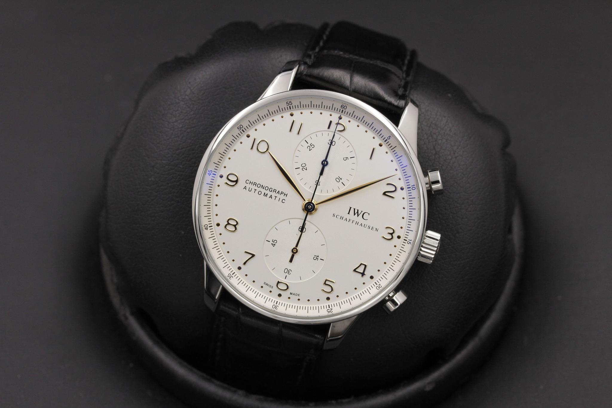 Watch Image 10