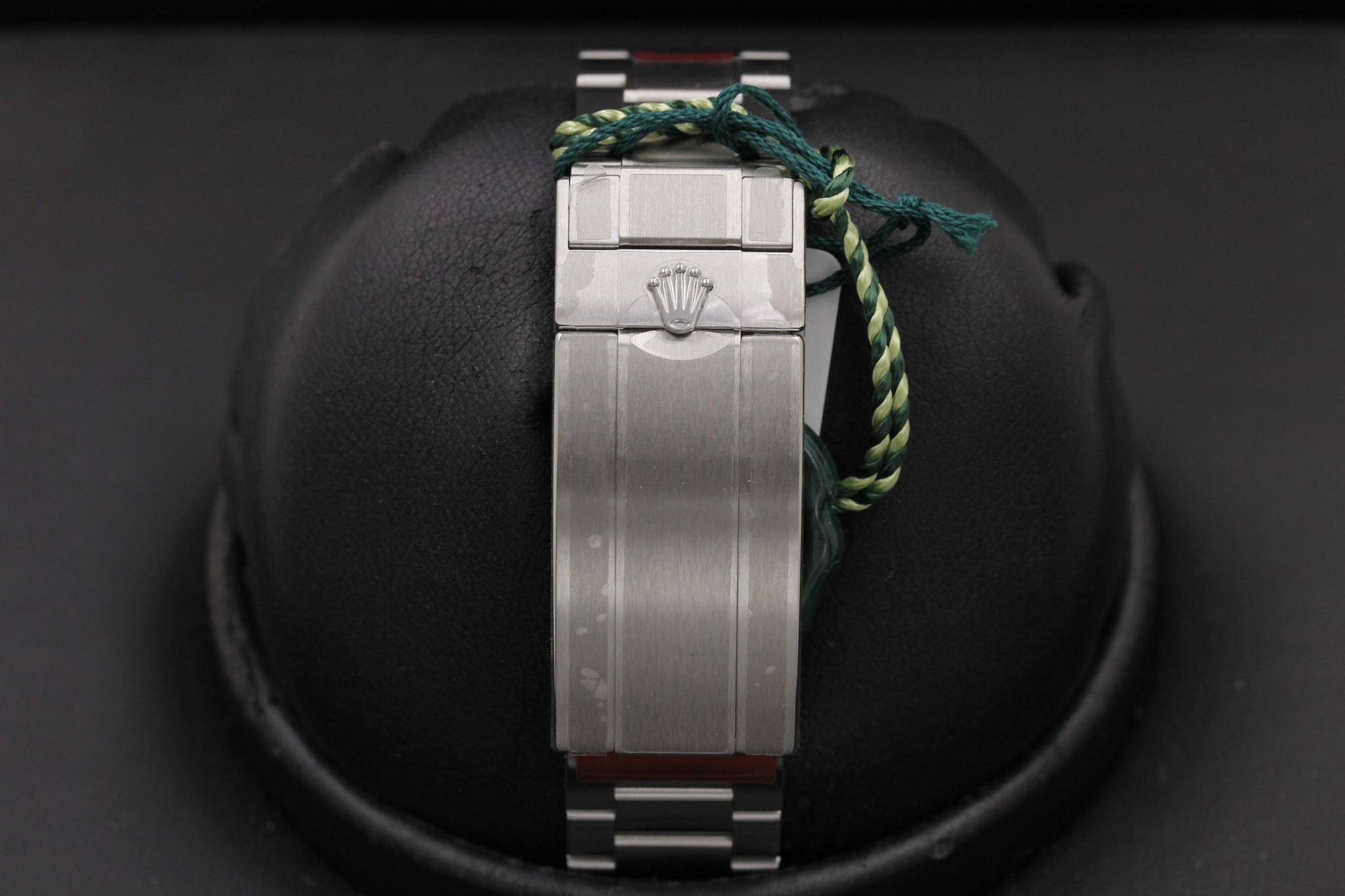 Watch Image 8