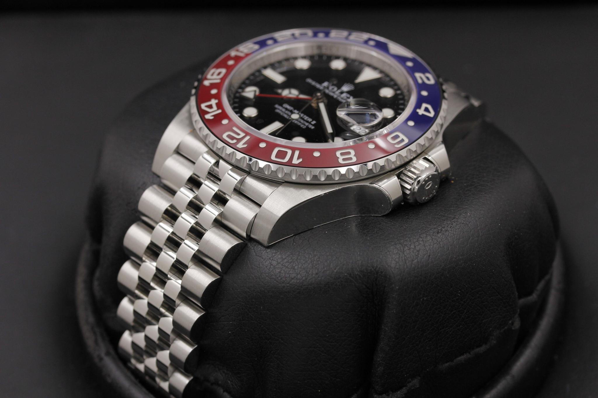 Watch Image 2