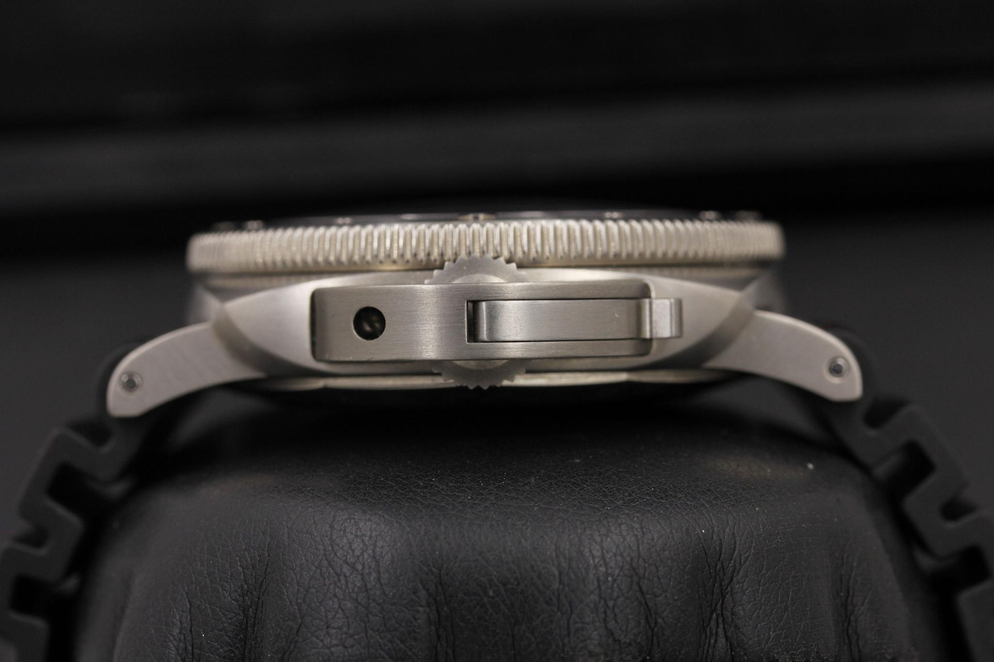 Watch Image 3