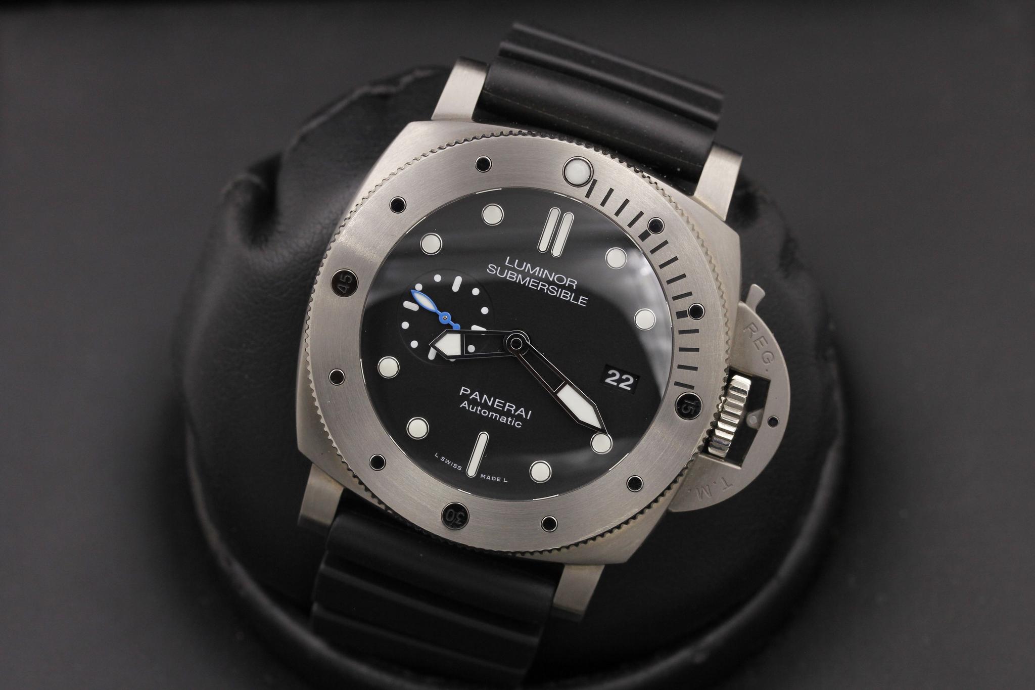Watch Image 10