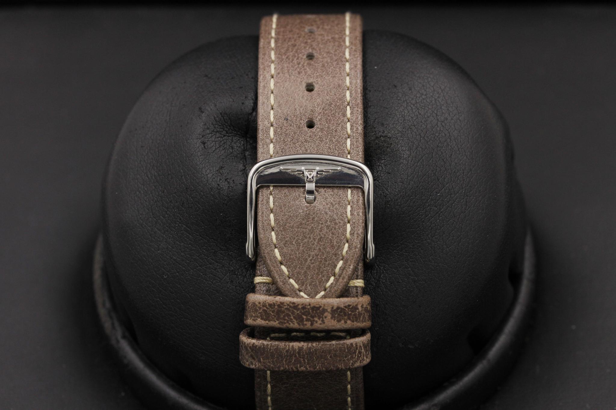 Watch Image 8