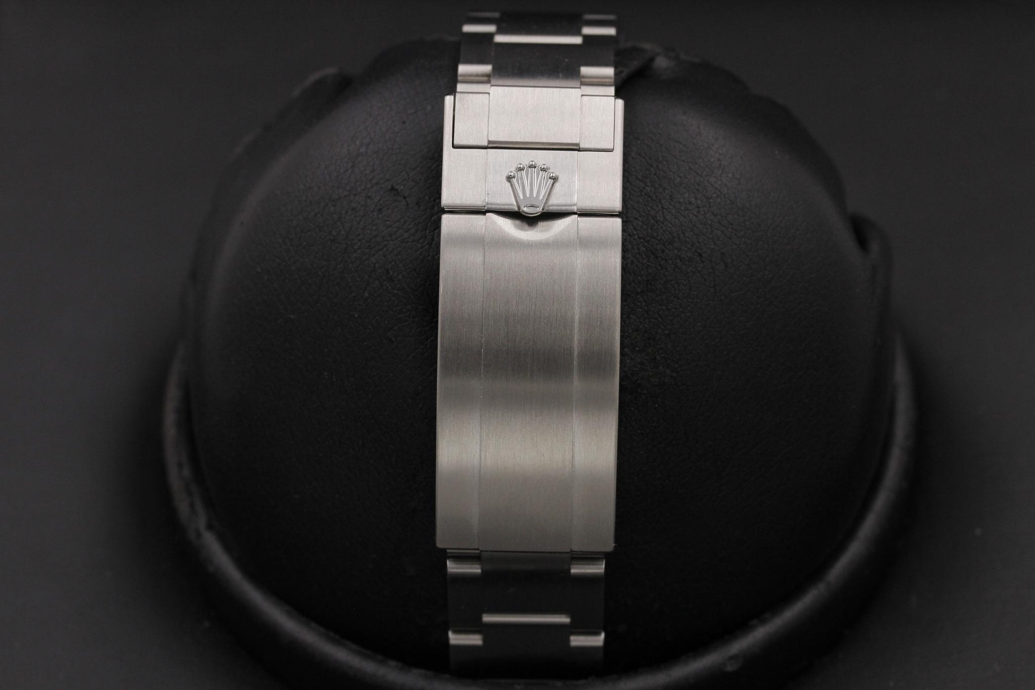 Watch Image 8