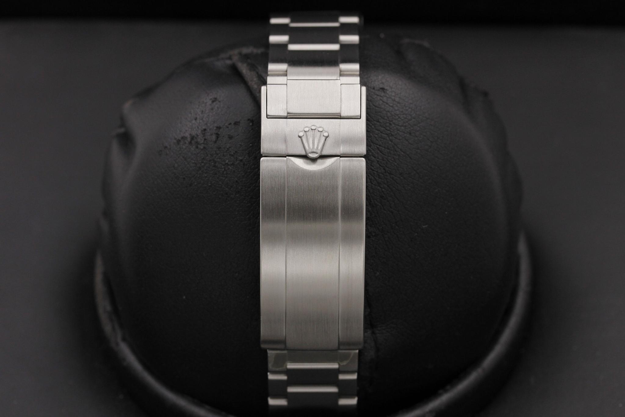 Watch Image 8