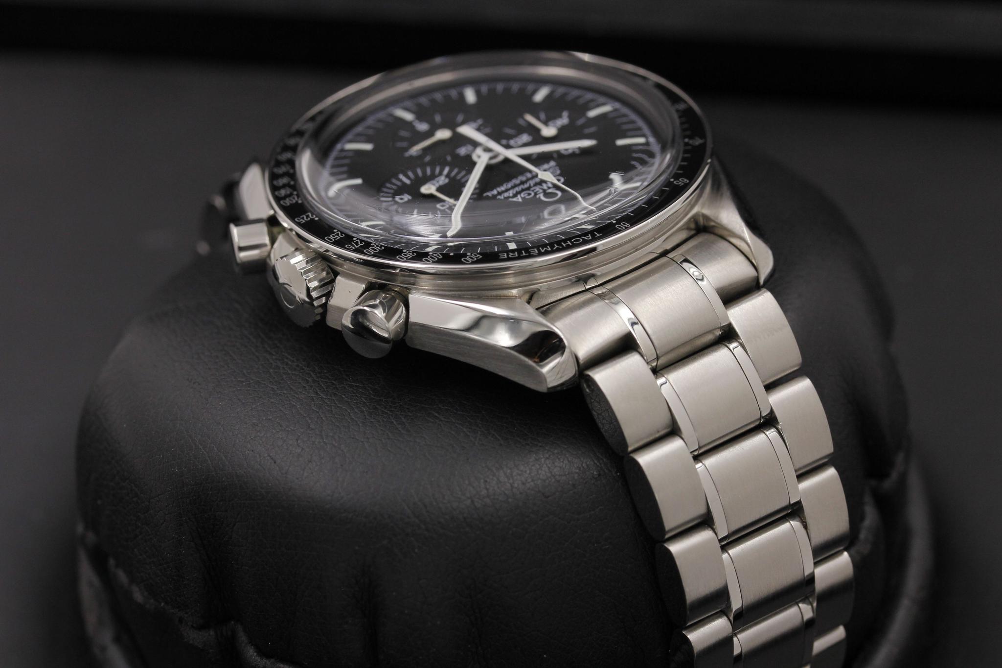 Watch Image 4