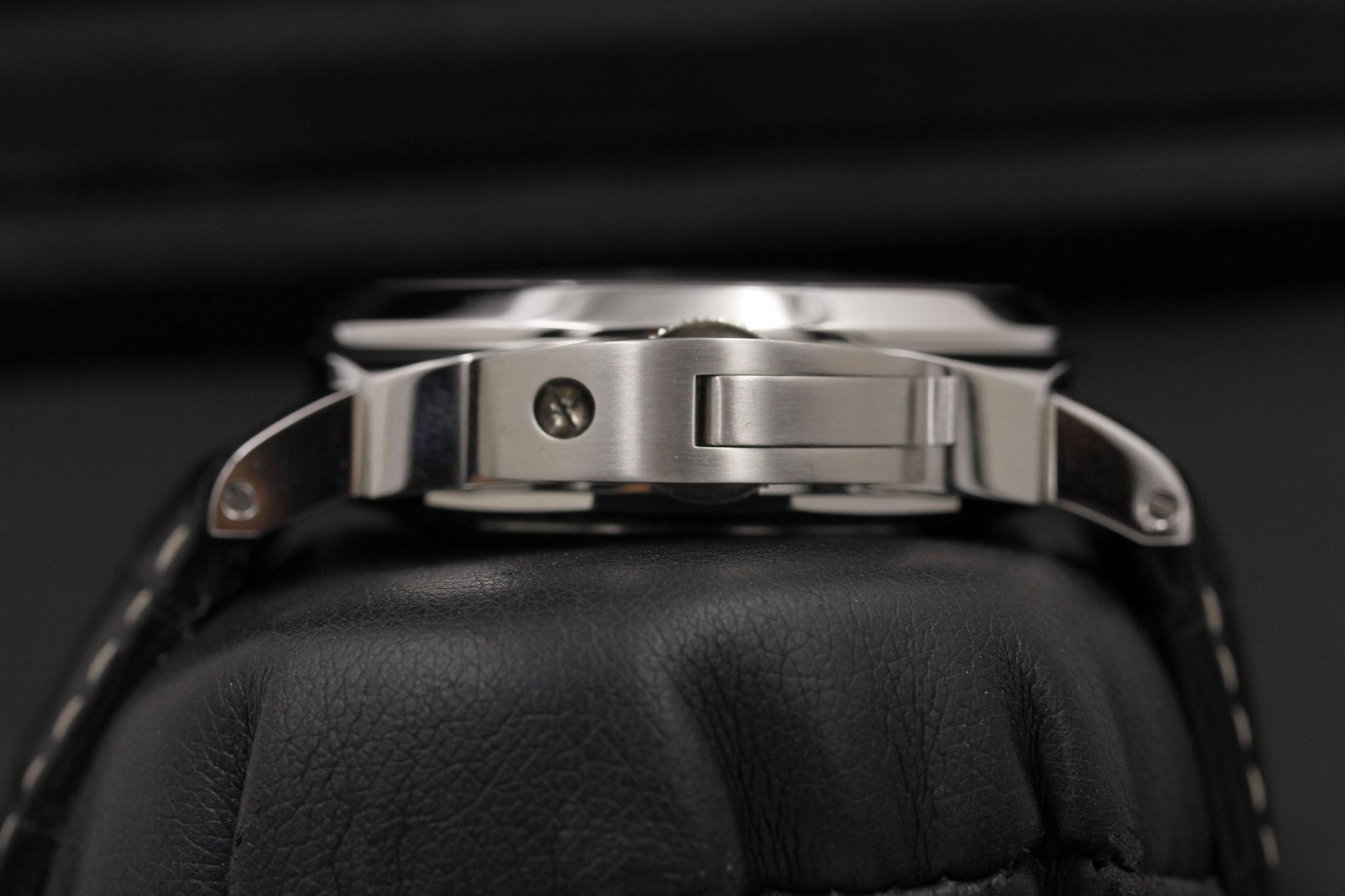 Watch Image 3