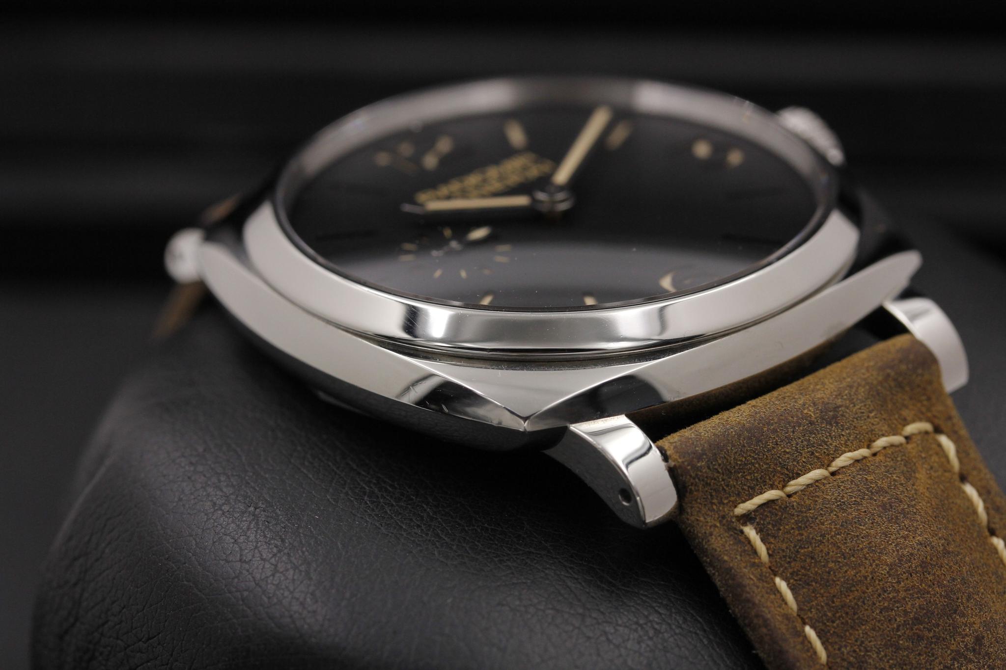 Watch Image 6
