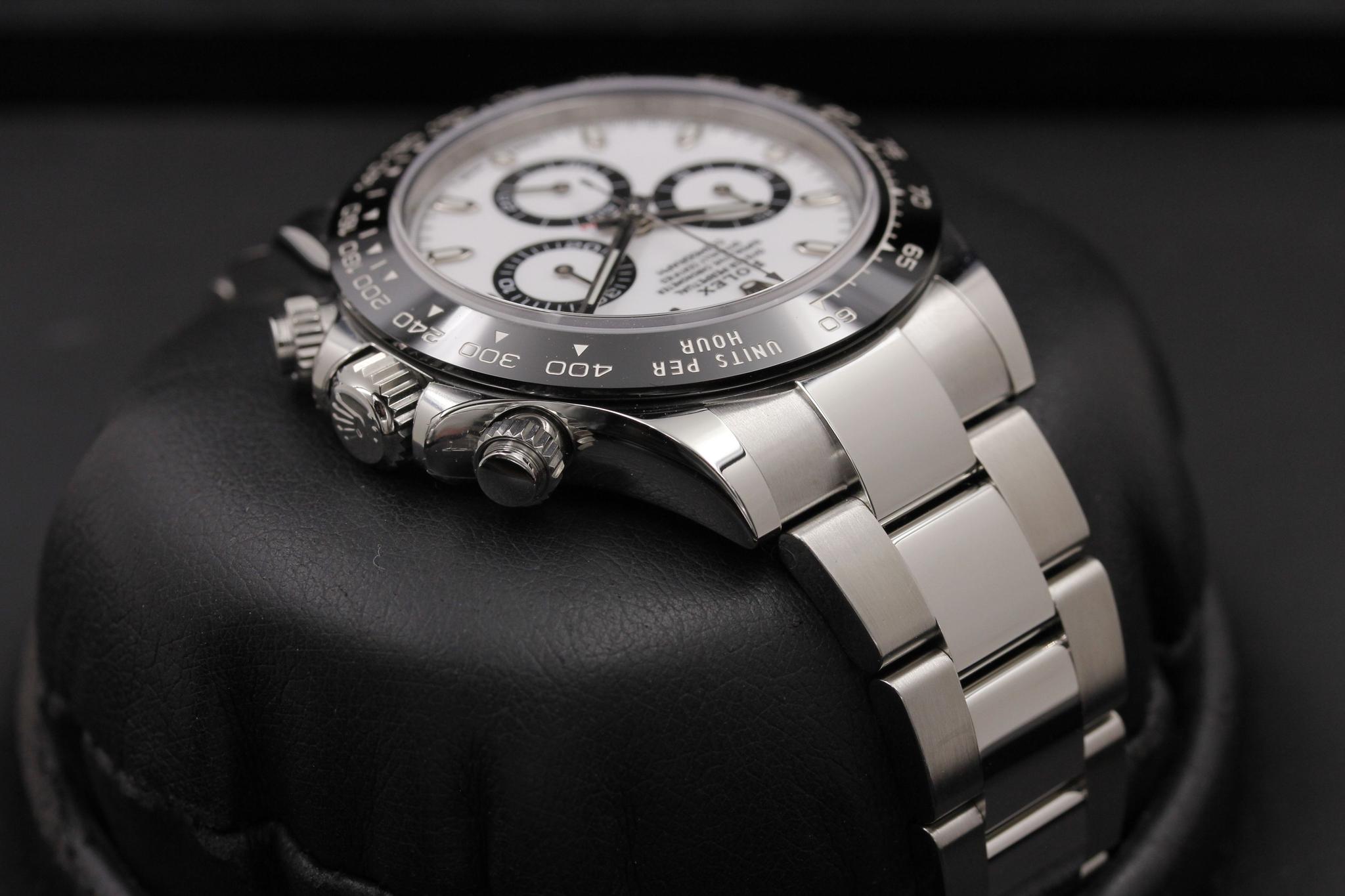 Watch Image 4