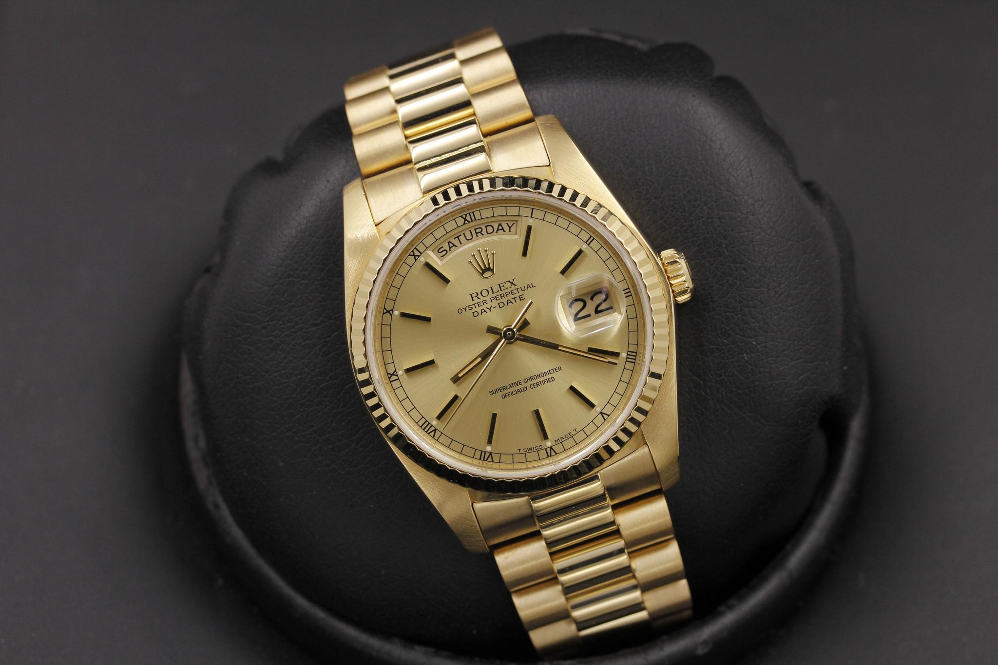 Watch Image 13