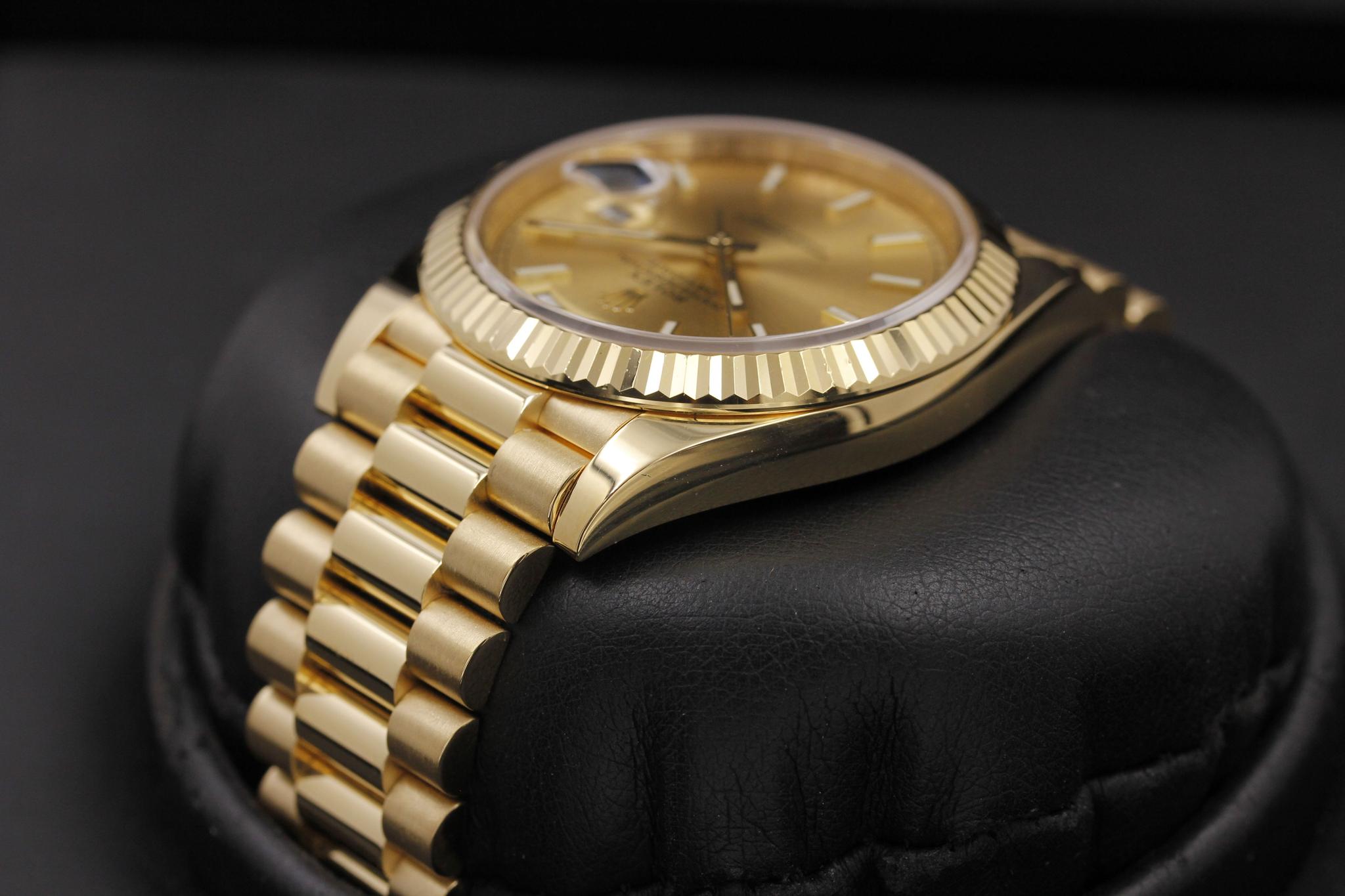 Watch Image 5