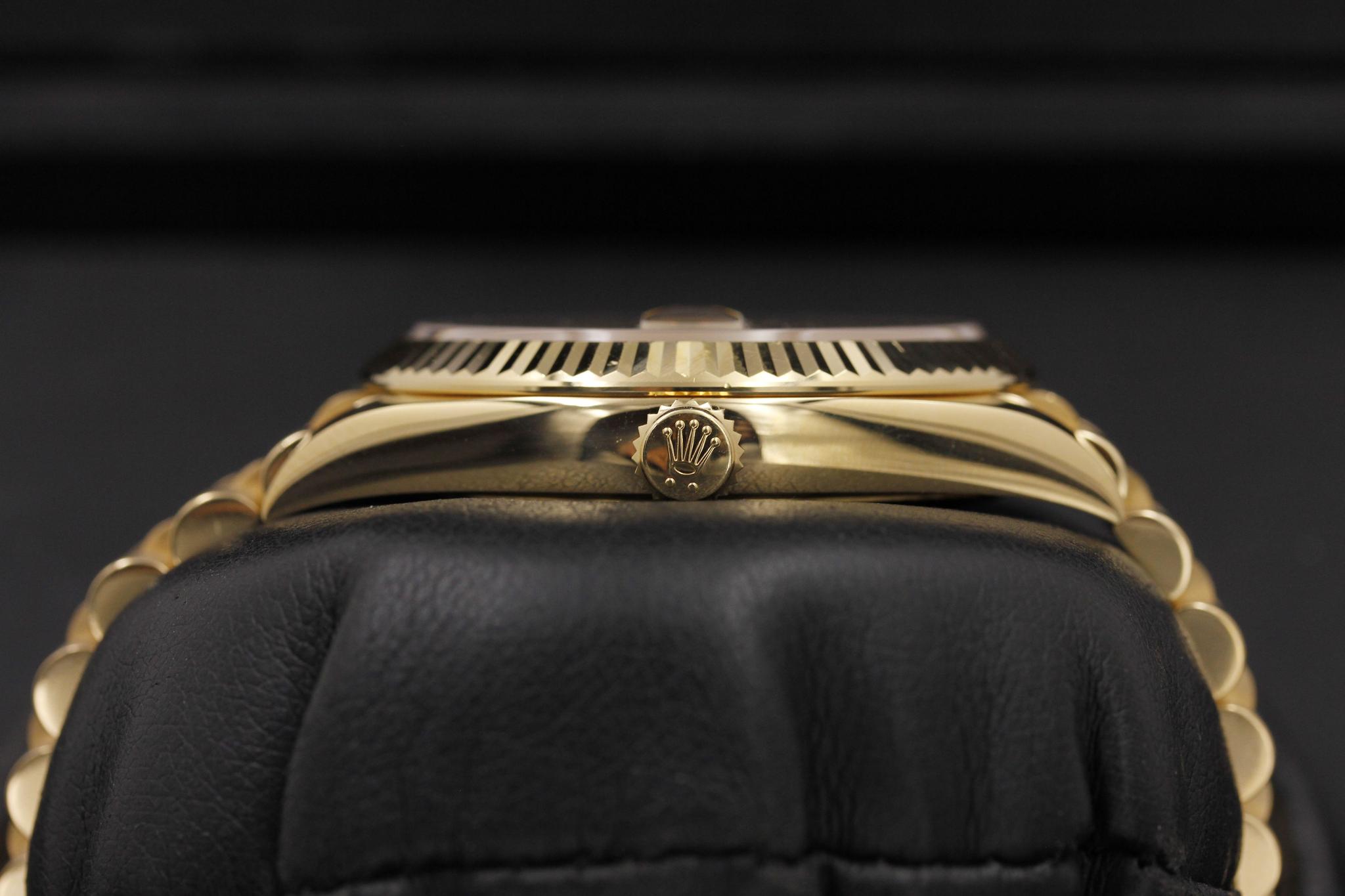 Watch Image 3