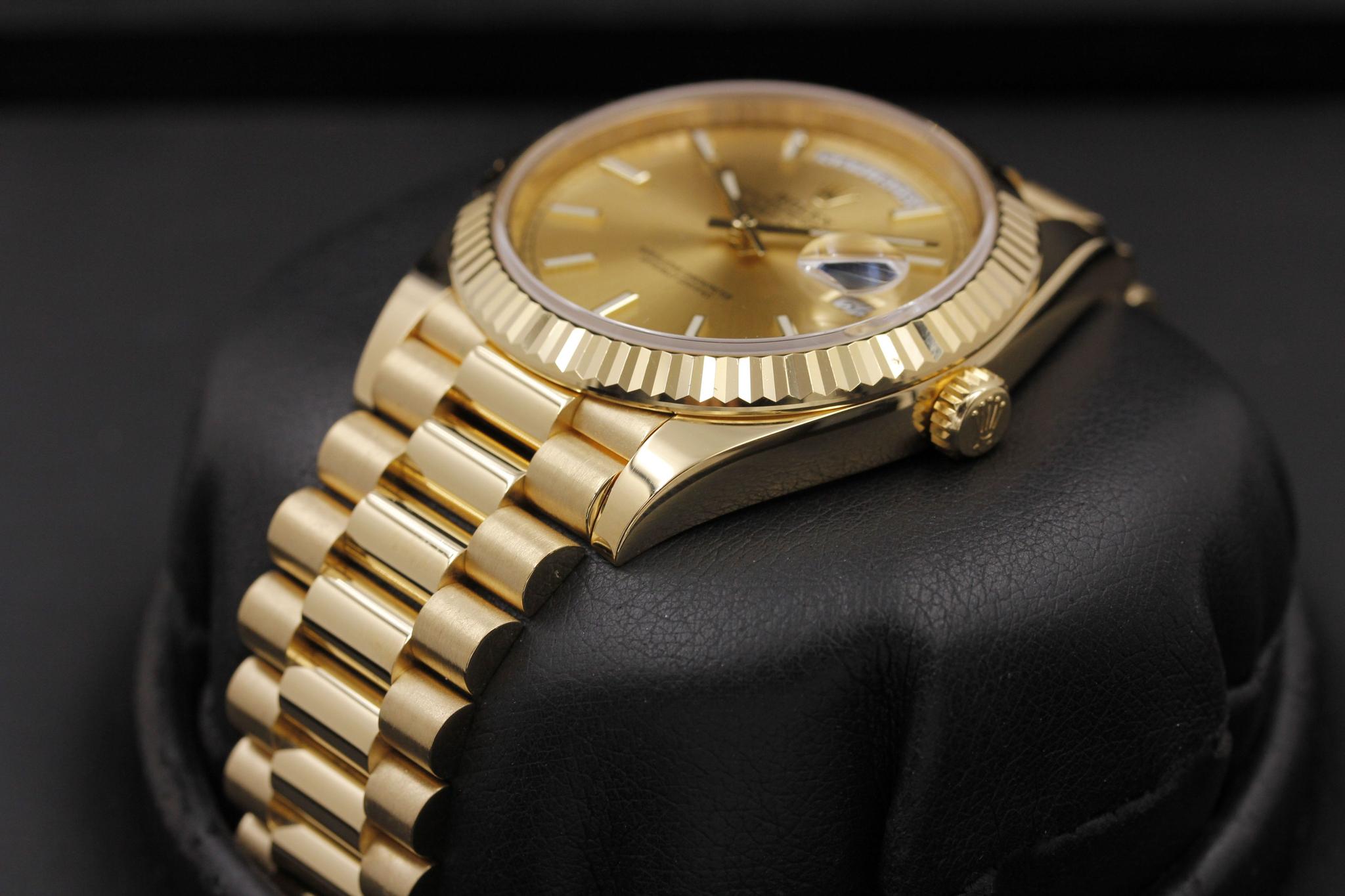 Watch Image 2