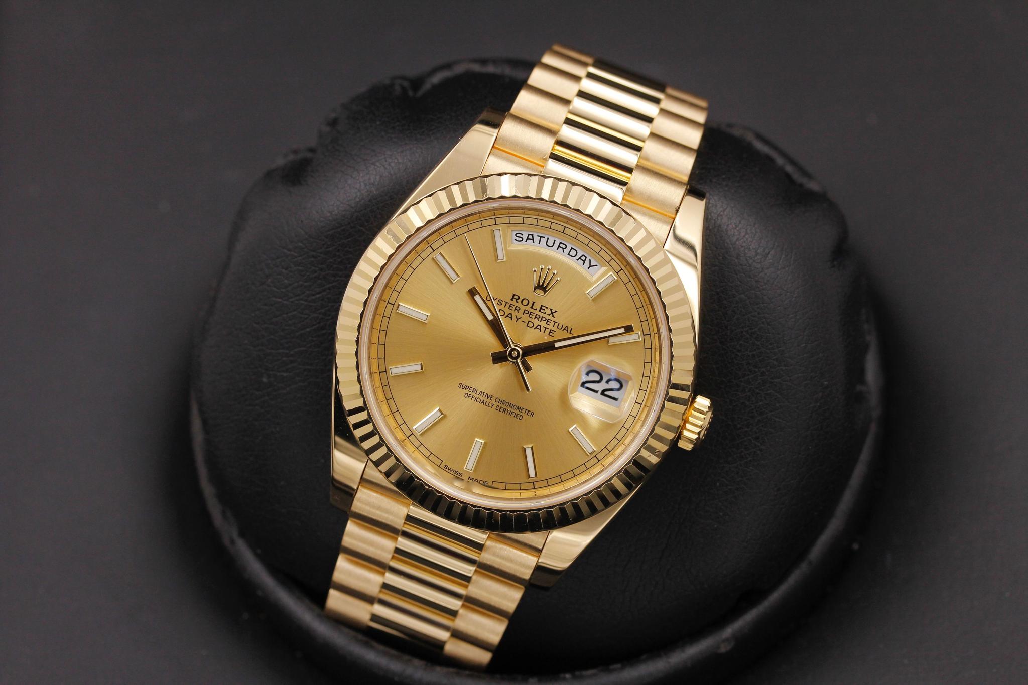 Watch Image 10