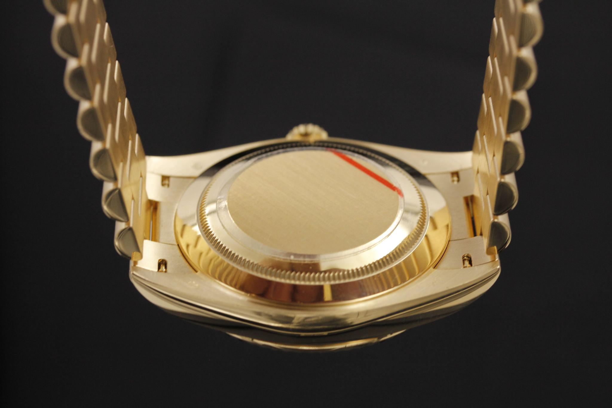 Watch Image 7