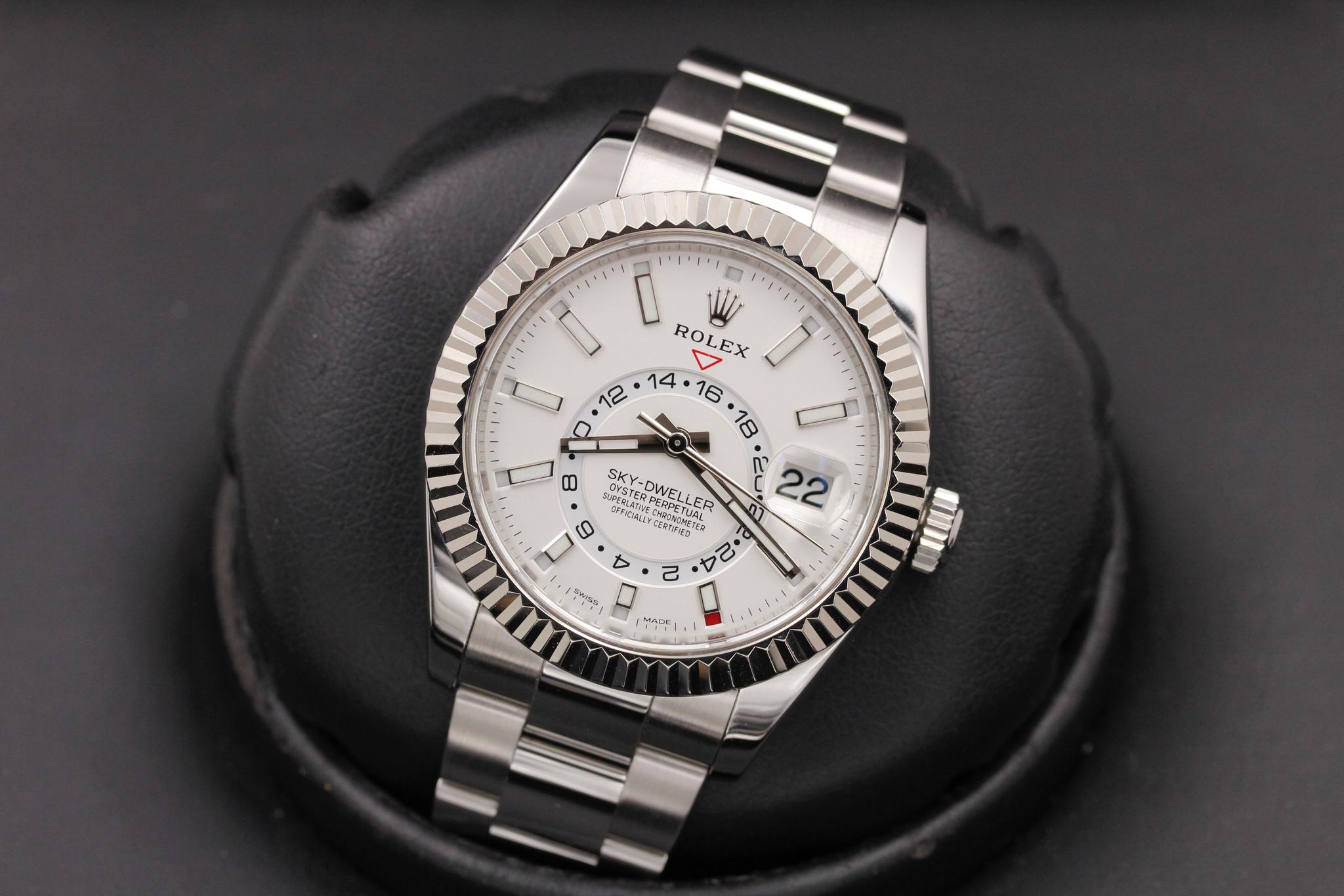 Watch Image 10