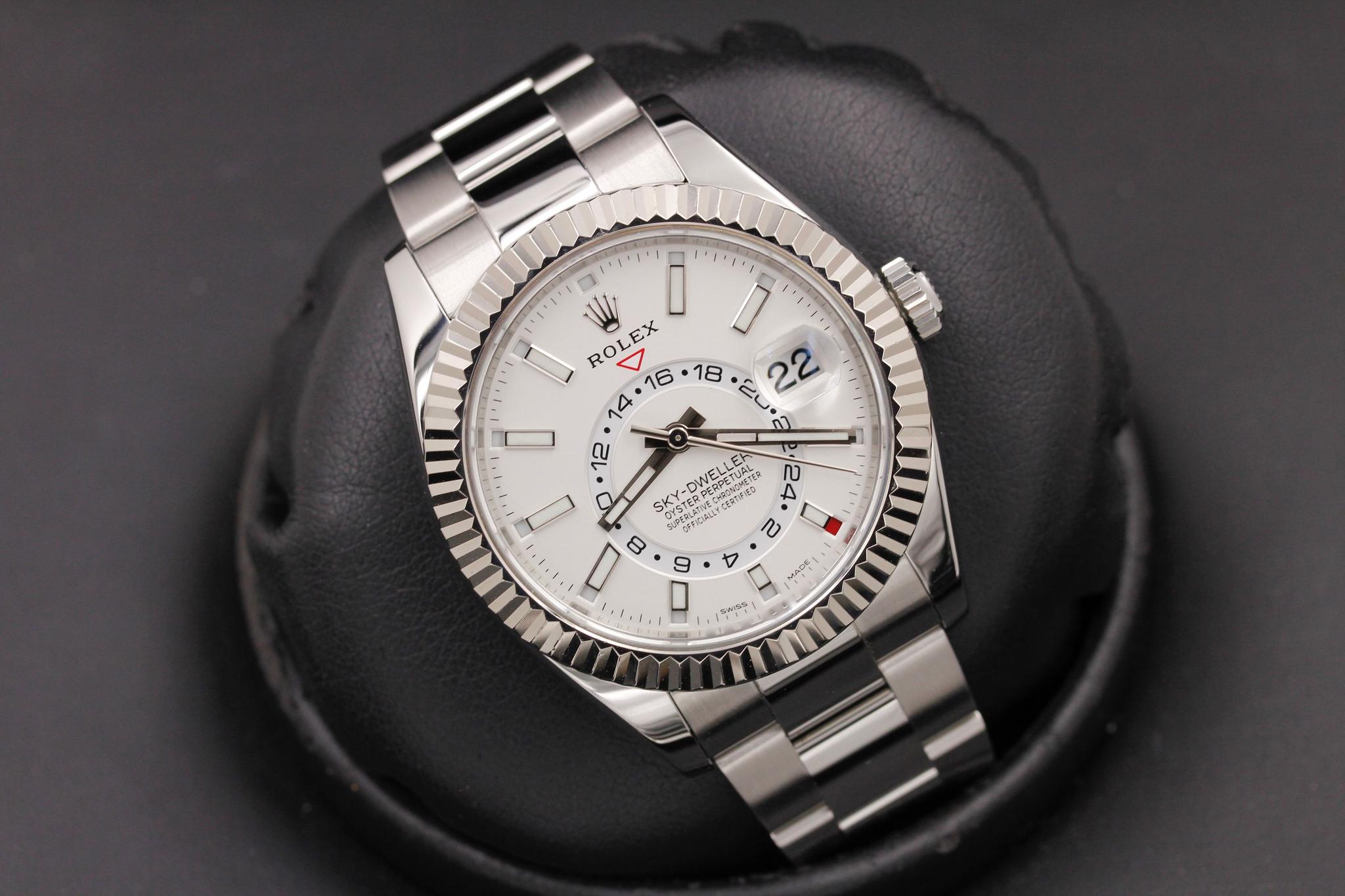 Watch Image 9