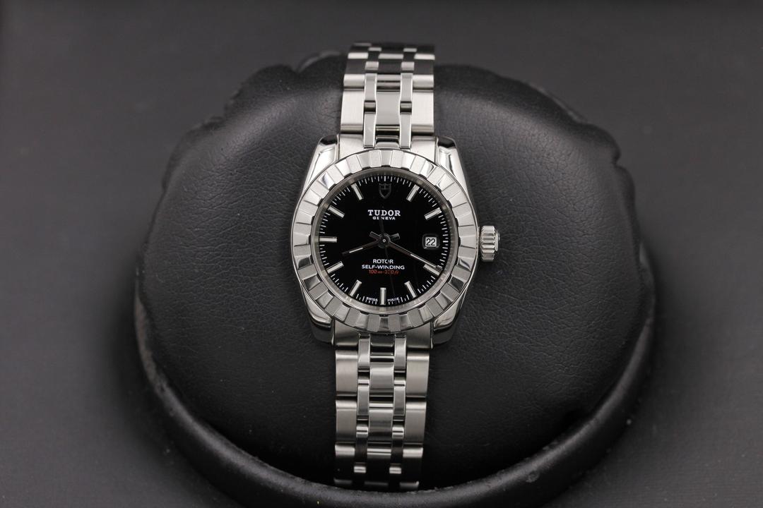 Tudor Classic Date 22010