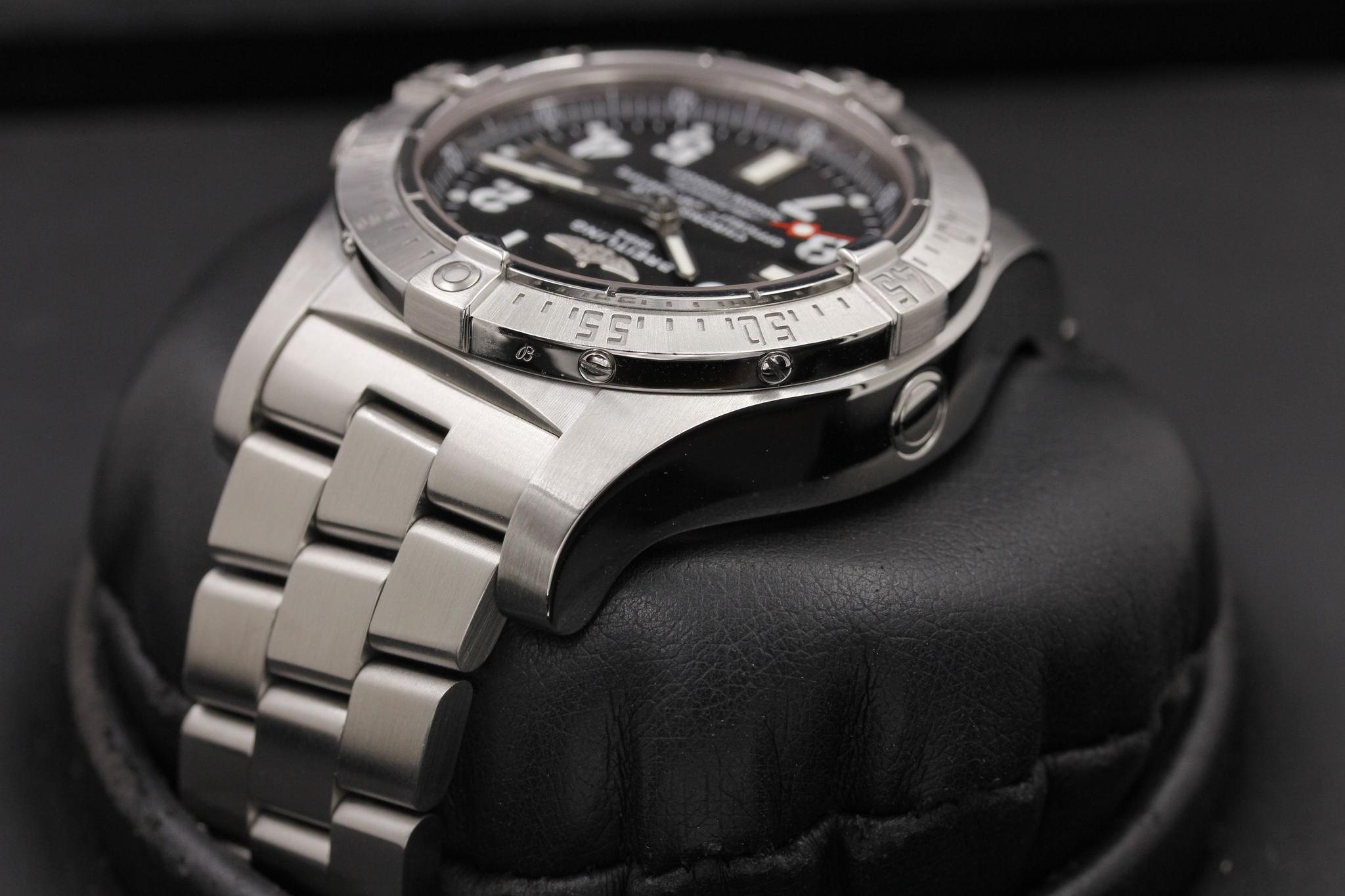 Watch Image 4