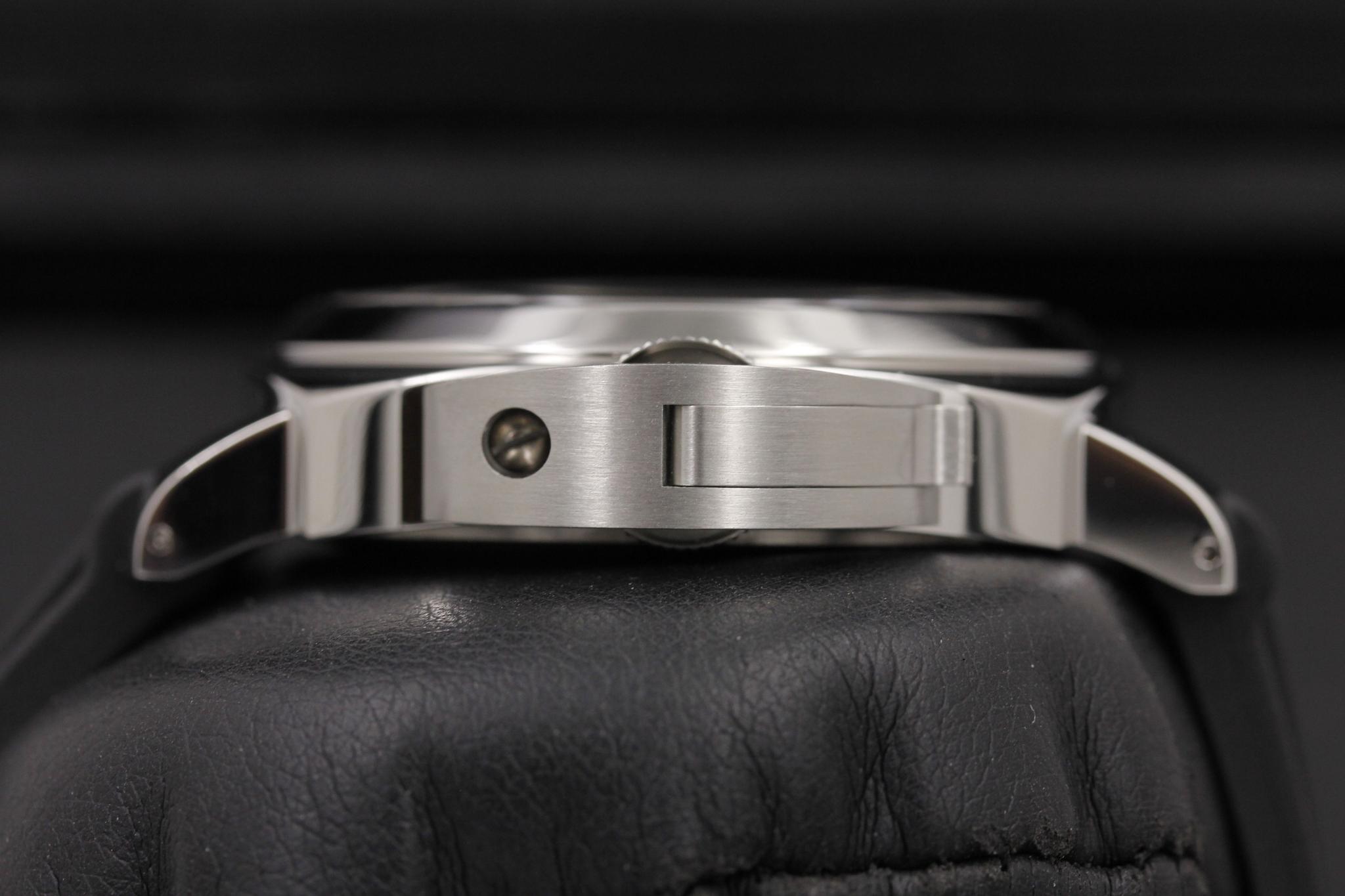 Watch Image 3