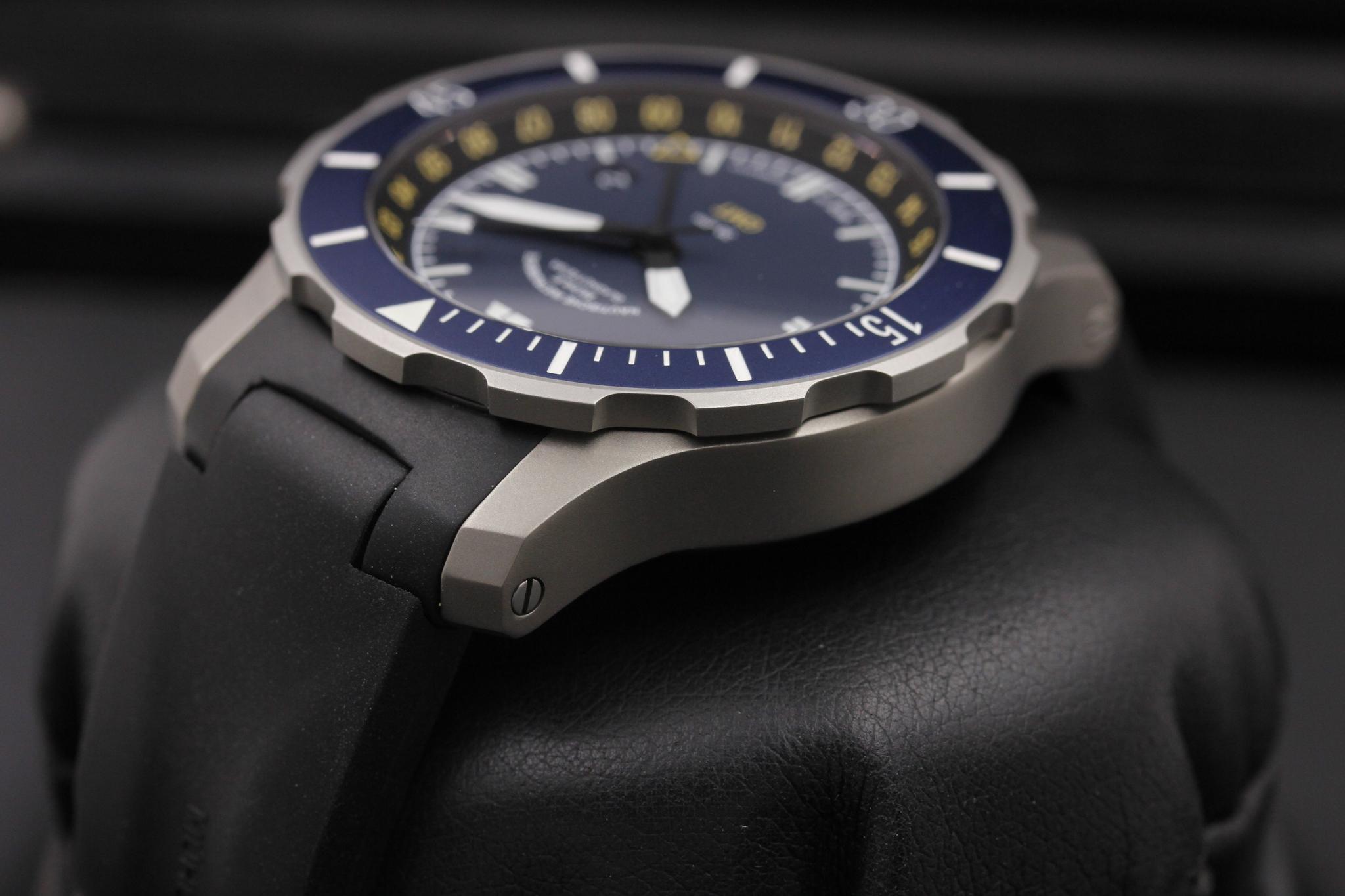 Watch Image 5