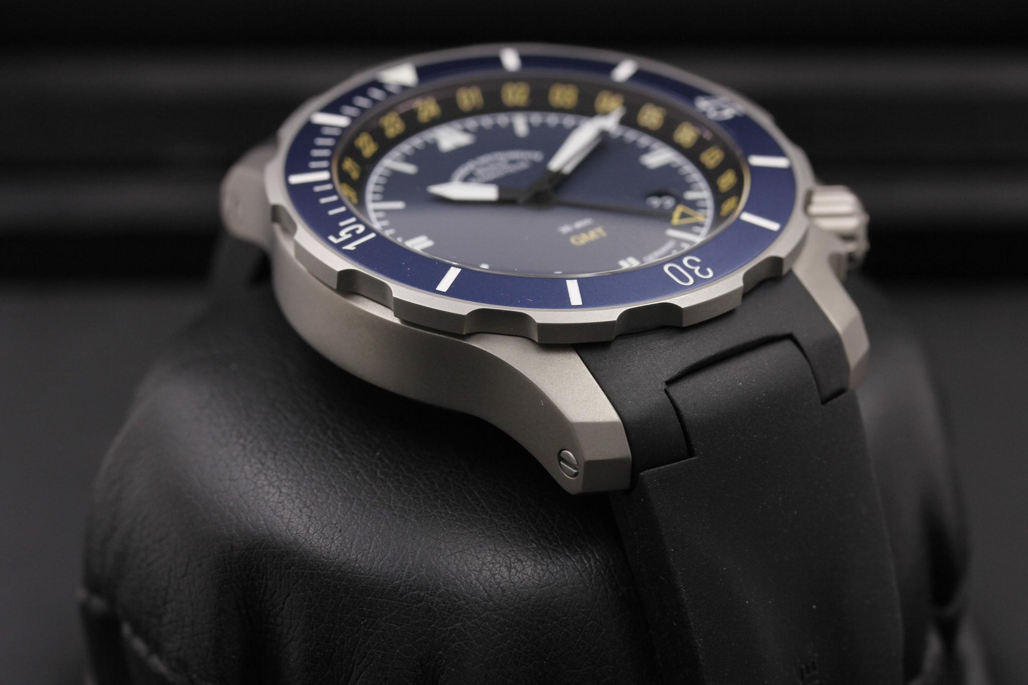 Watch Image 6