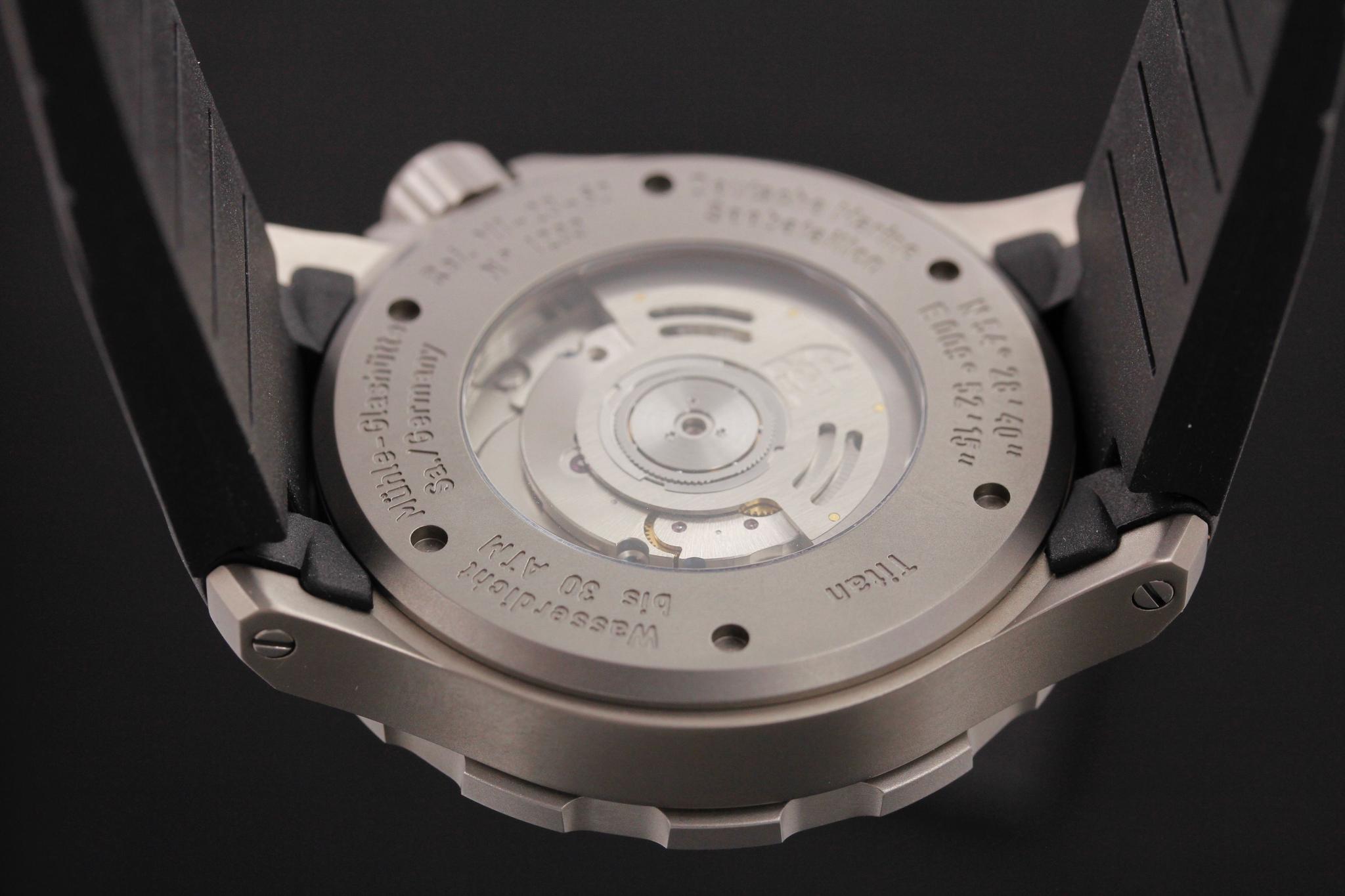Watch Image 7