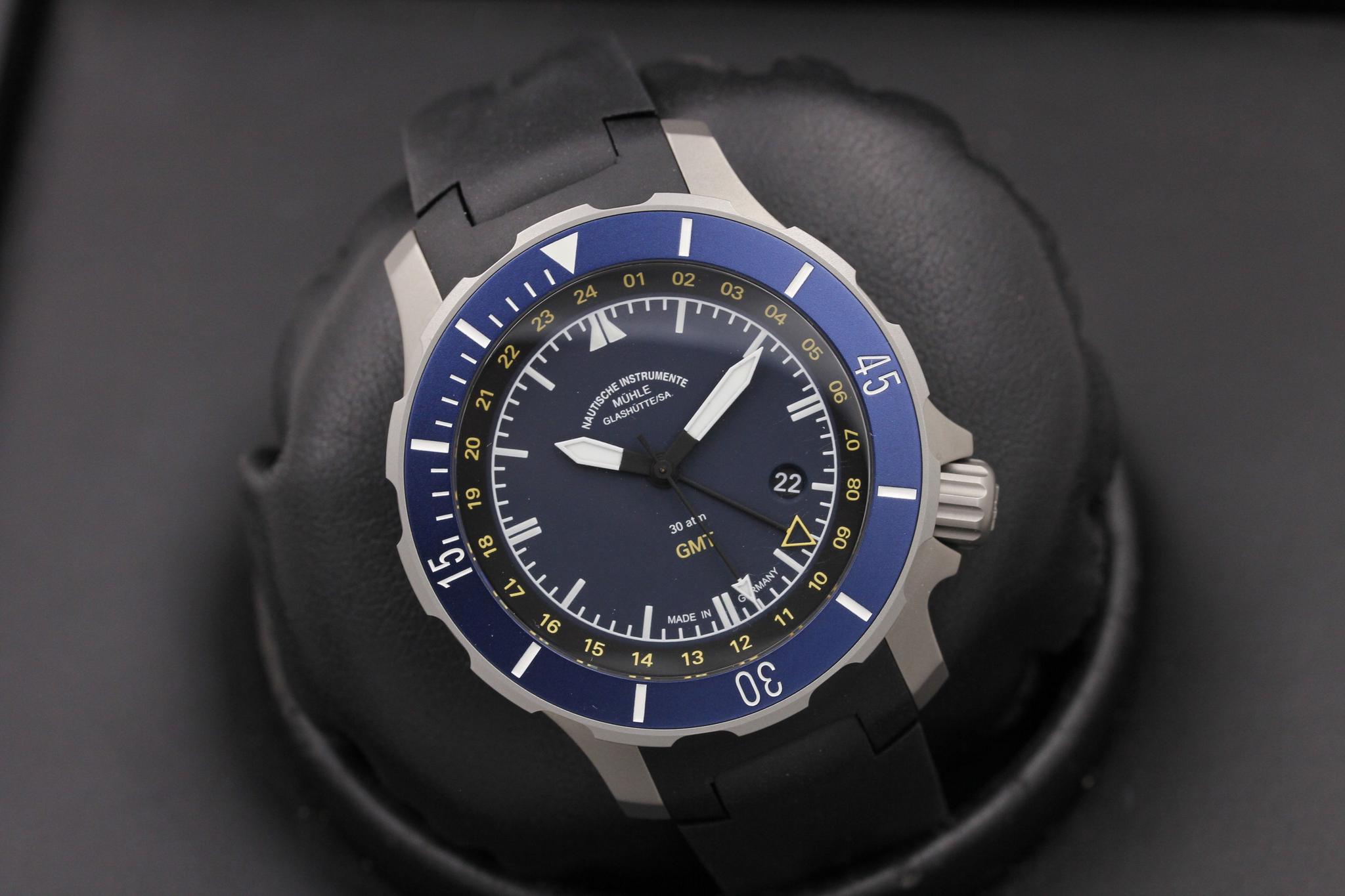 Watch Image 9